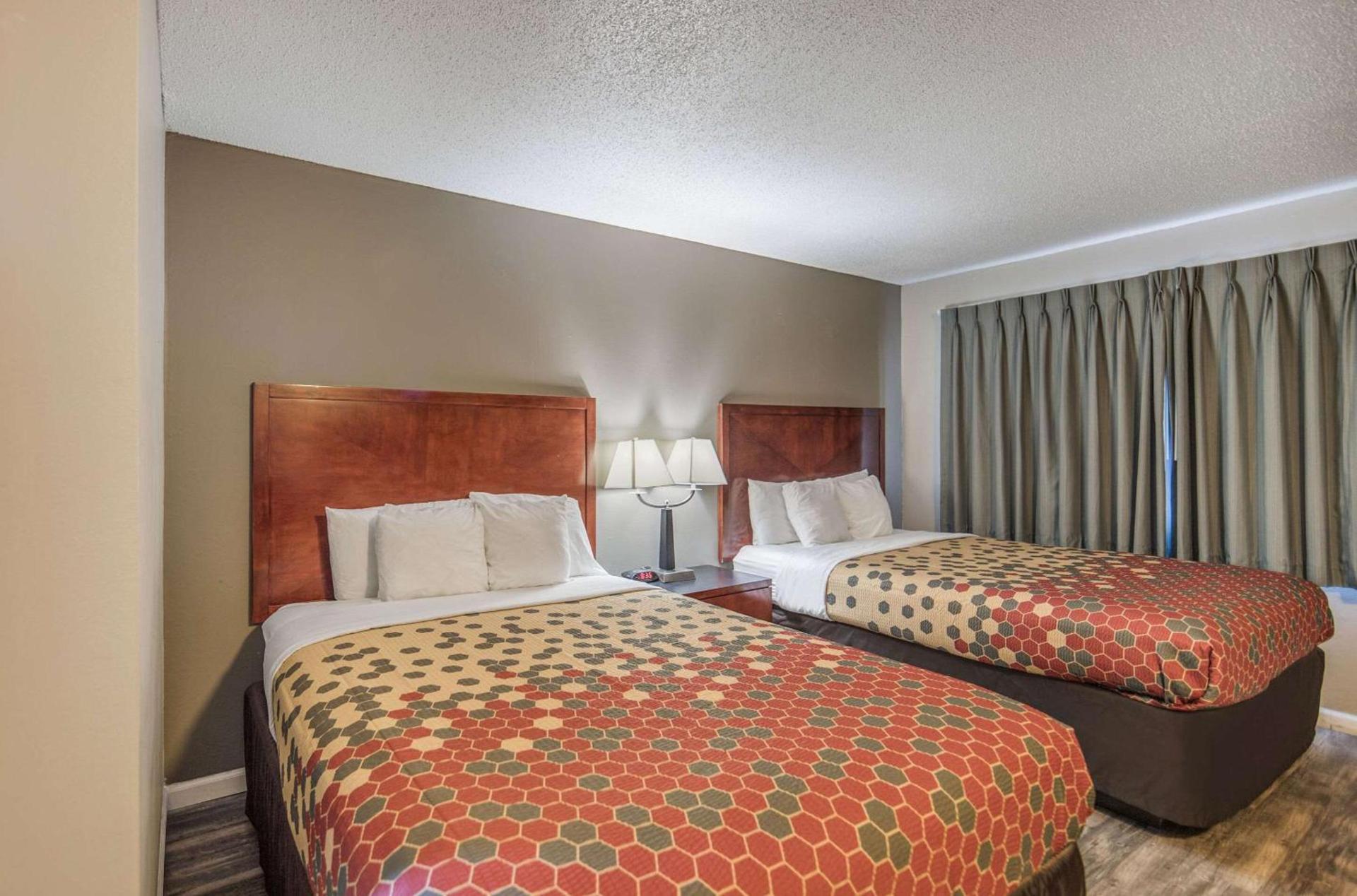 Econo Lodge Inn & Suites Yreka photo 18