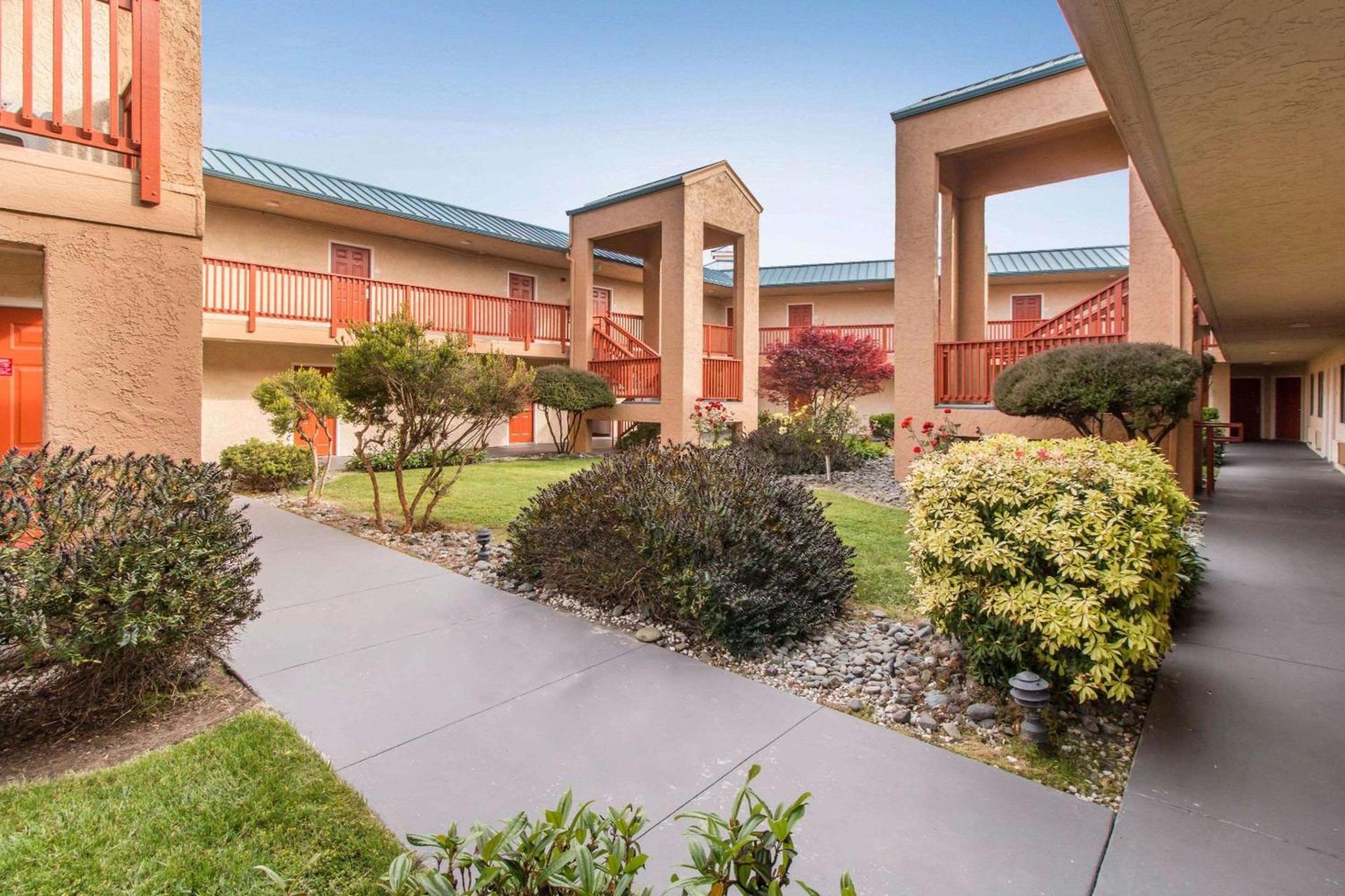 Quality Inn & Suites Crescent City Redwood Coast photo 10
