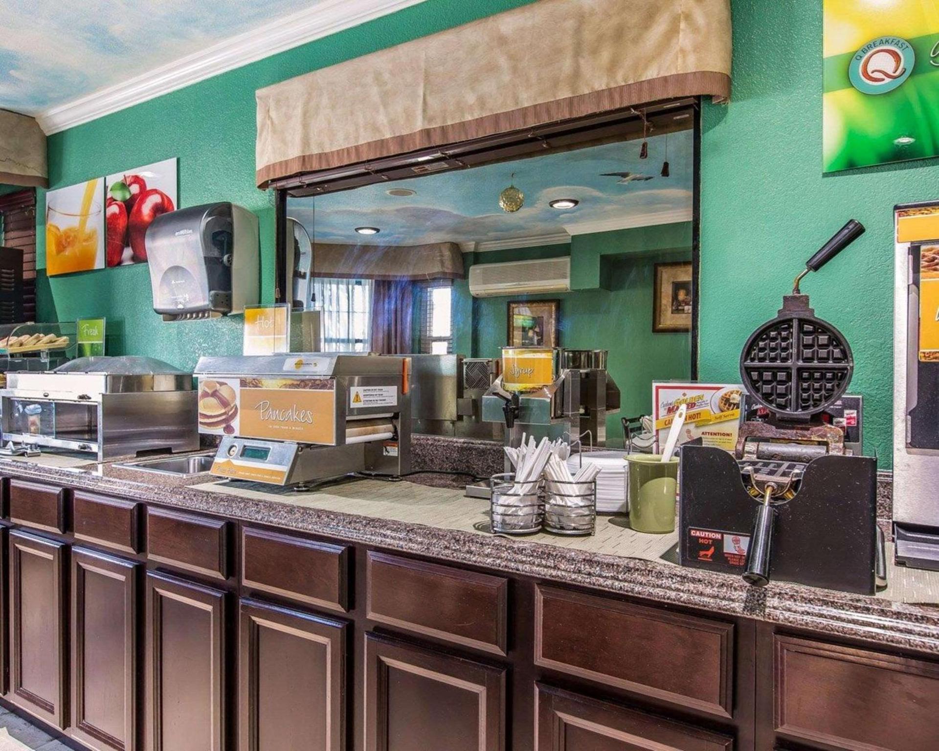 Quality Inn Hemet - San Jacinto photo 9