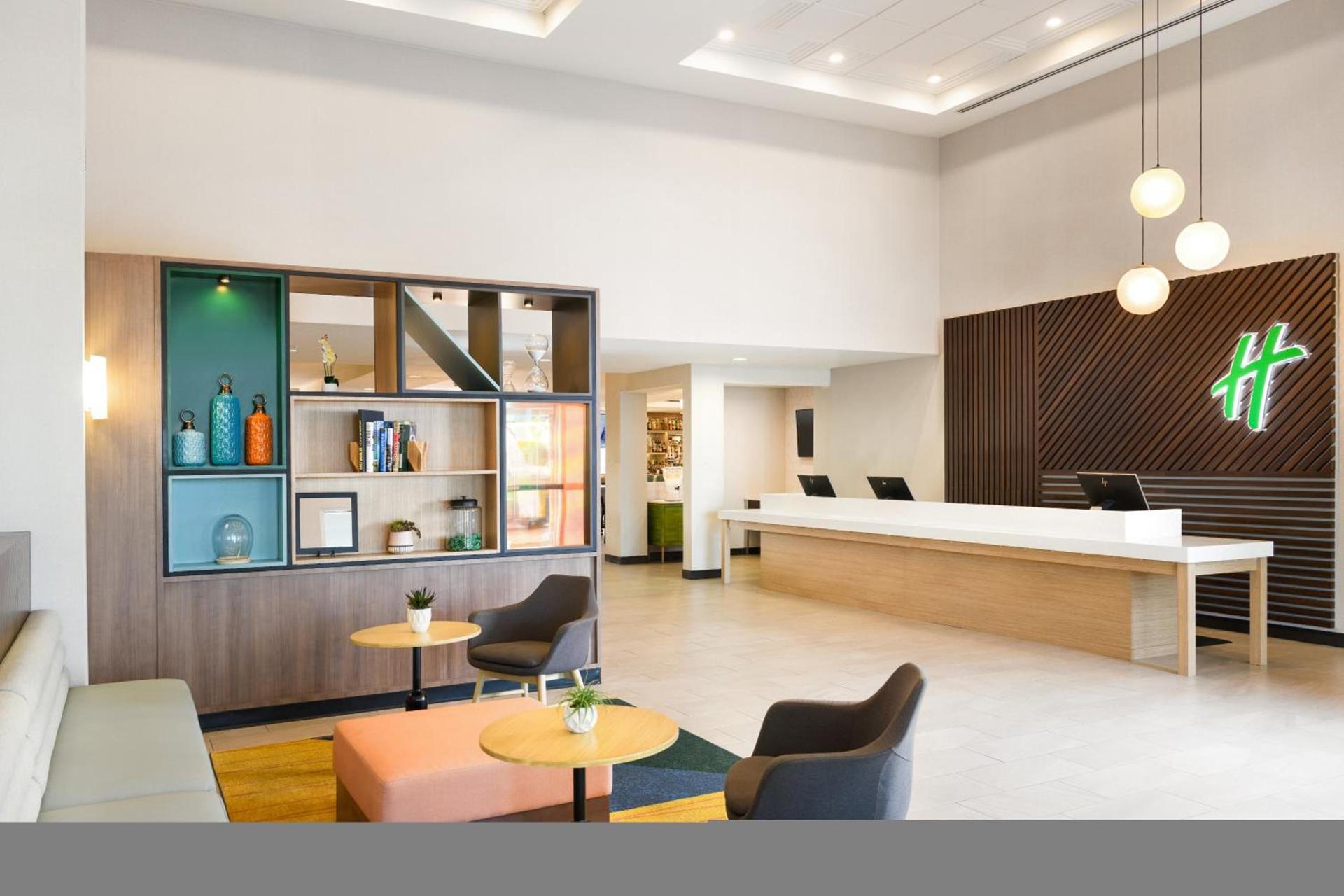 Holiday Inn & Suites Oakland - Airport by IHG photo 4