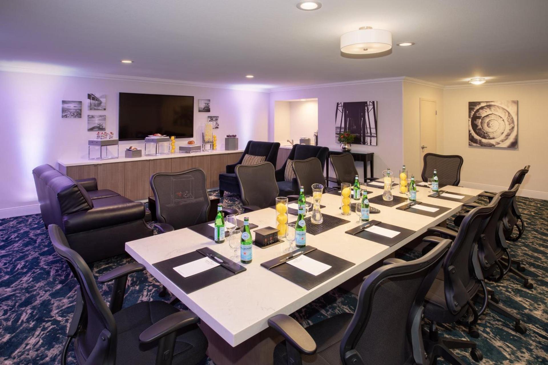 Crowne Plaza Costa Mesa Orange County by IHG photo 36