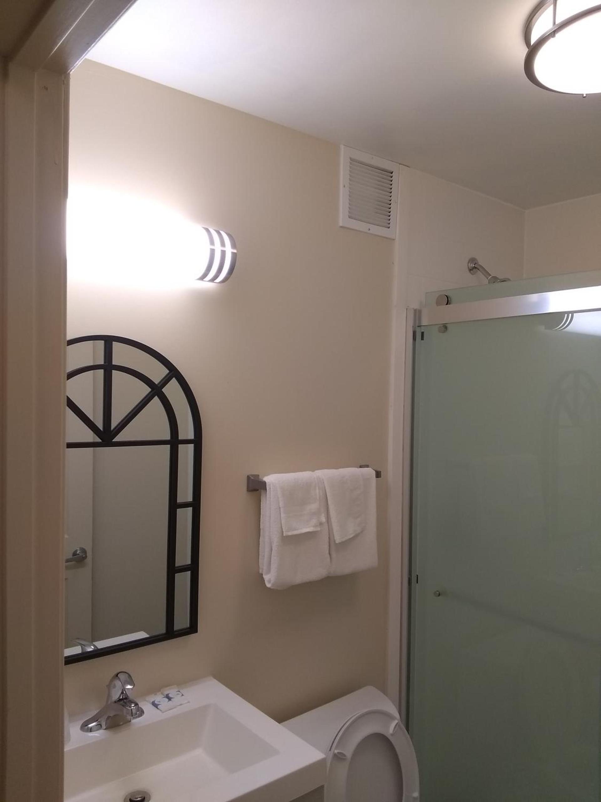 Red Crown Inn photo 48