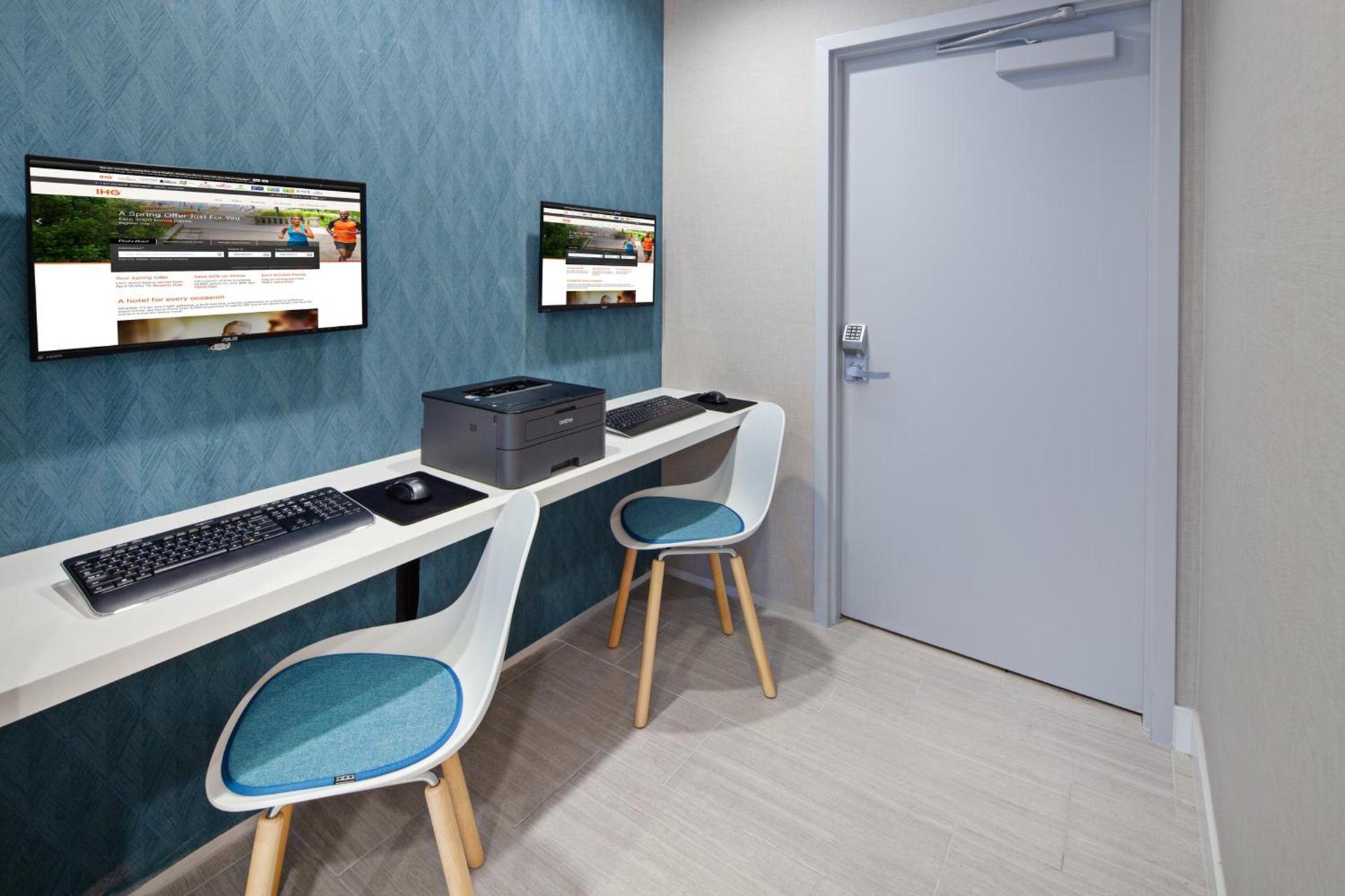 Holiday Inn Express Hollywood Walk of Fame by IHG photo 13