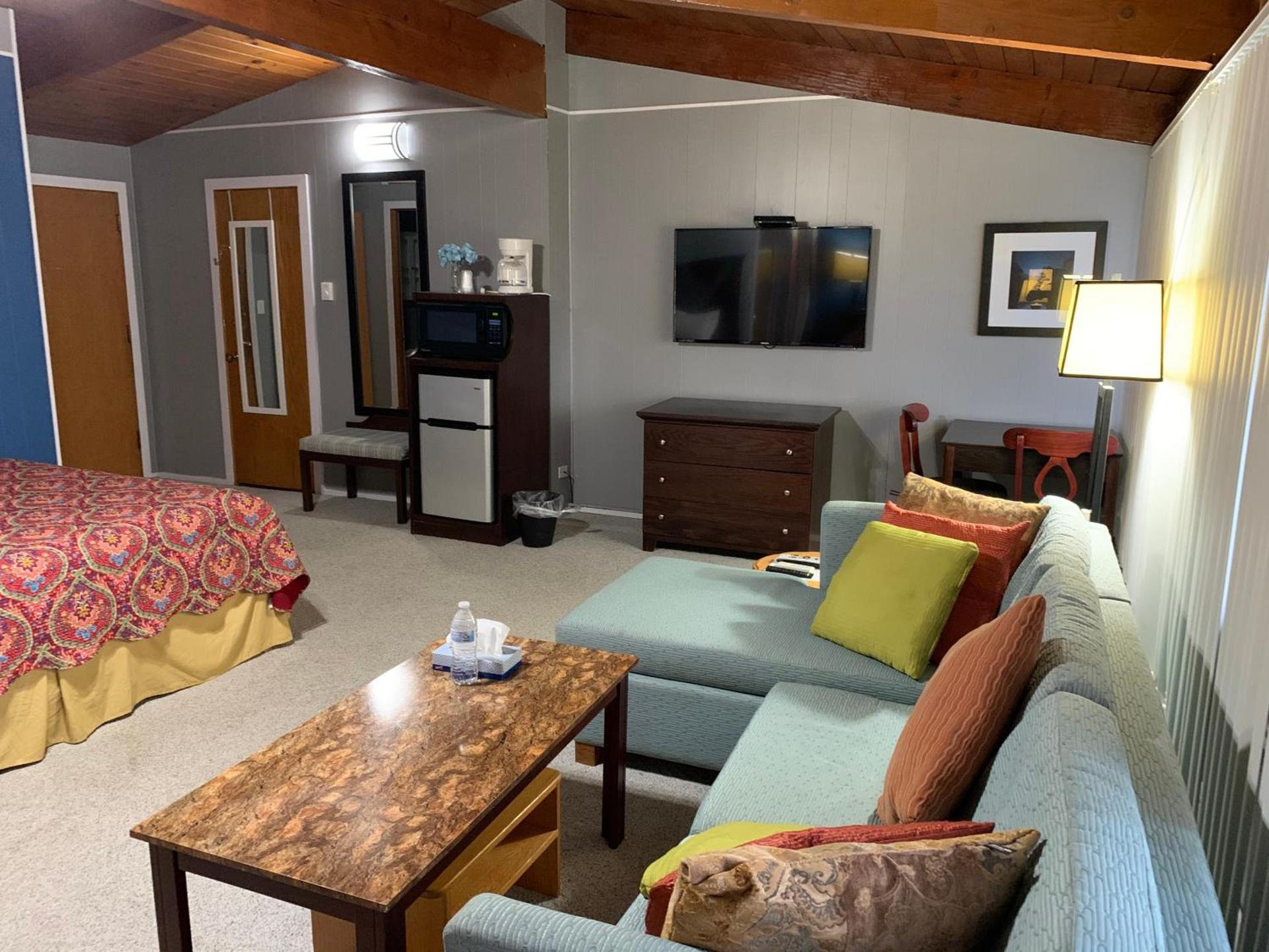 The Crossroads Motel photo 47