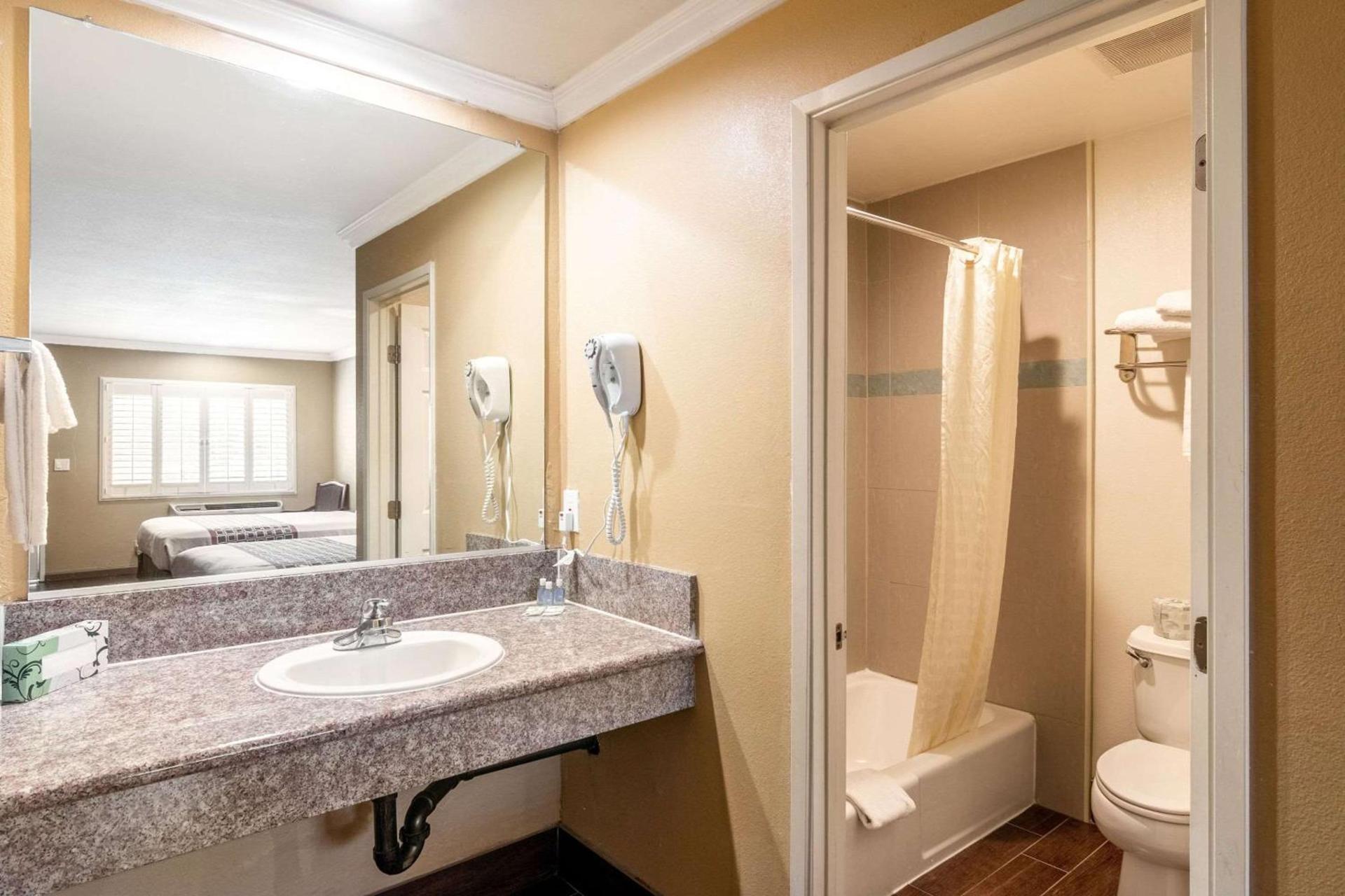 Rodeway Inn Artesia Cerritos photo 7