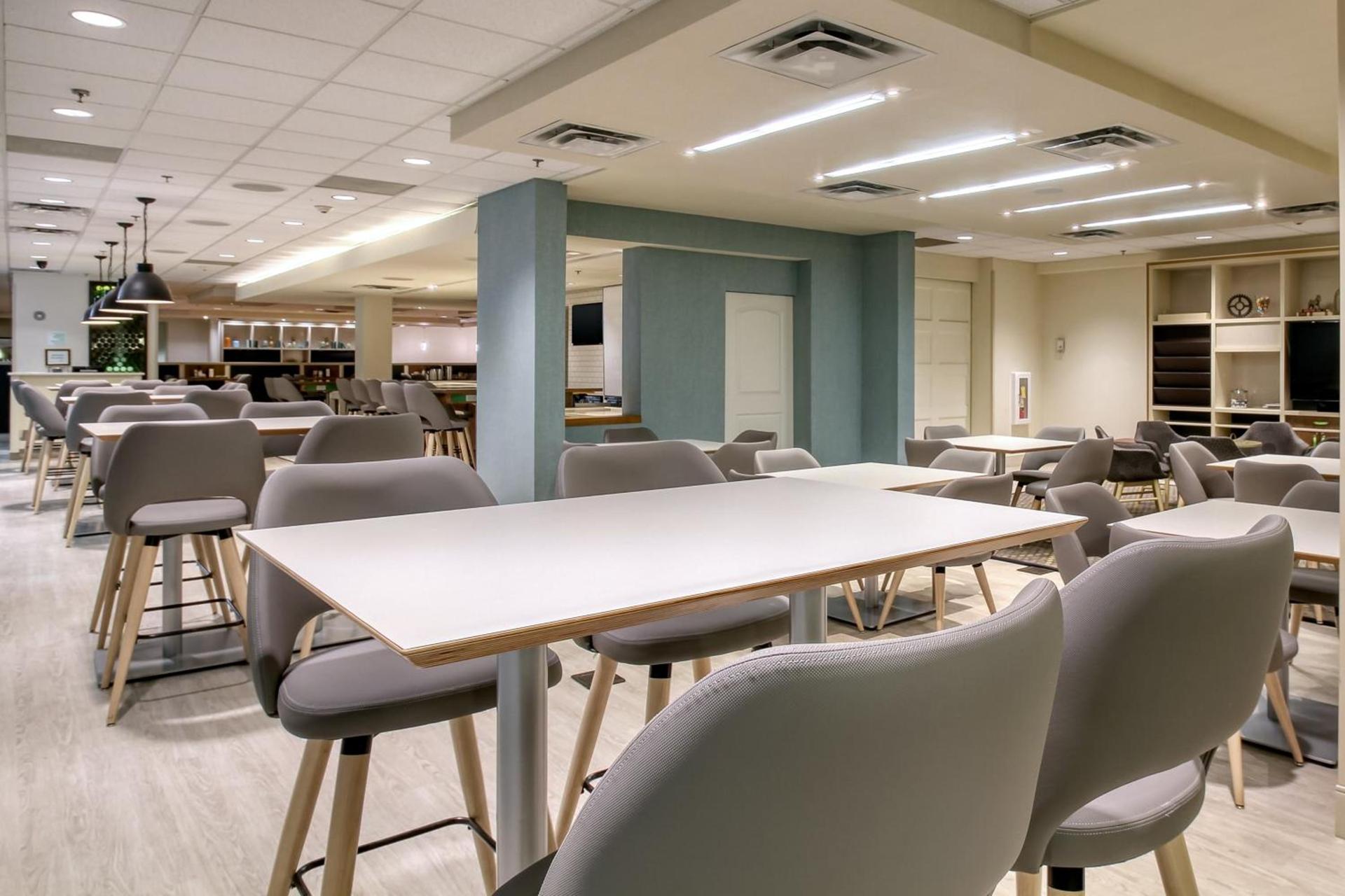 Holiday Inn & Suites Atlanta Airport North by IHG photo 11