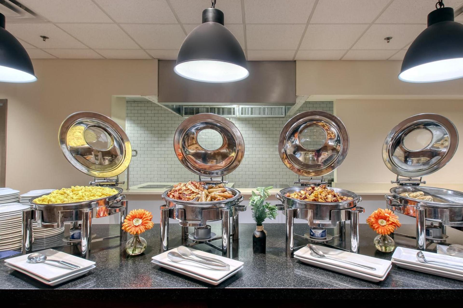 Holiday Inn & Suites Atlanta Airport North by IHG photo 8