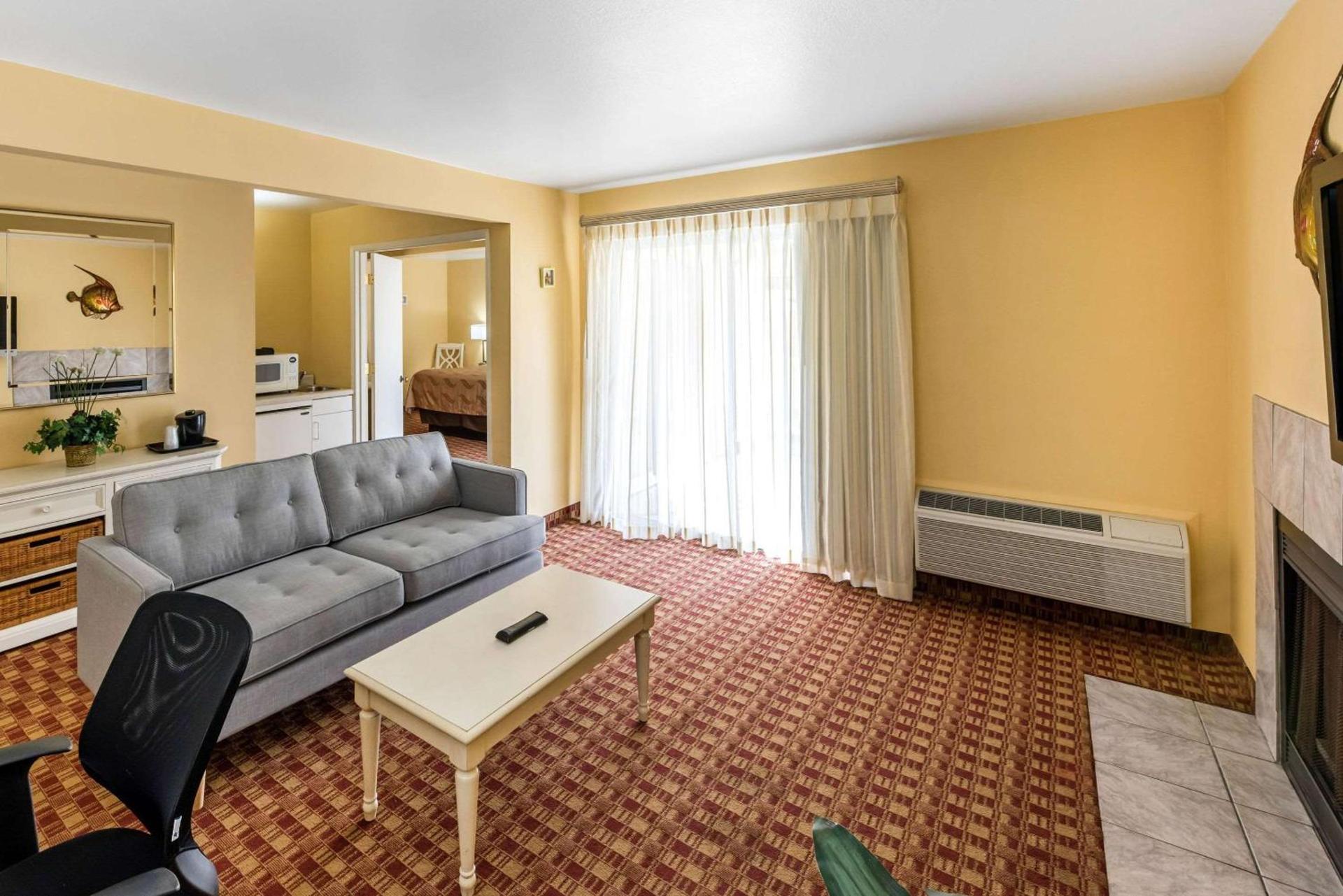 Quality Inn & Suites Capitola By the Sea photo 28