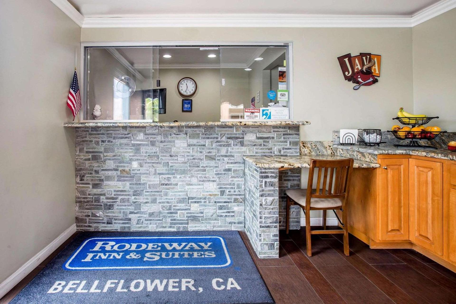 Rodeway Inn & Suites Bellflower photo 6