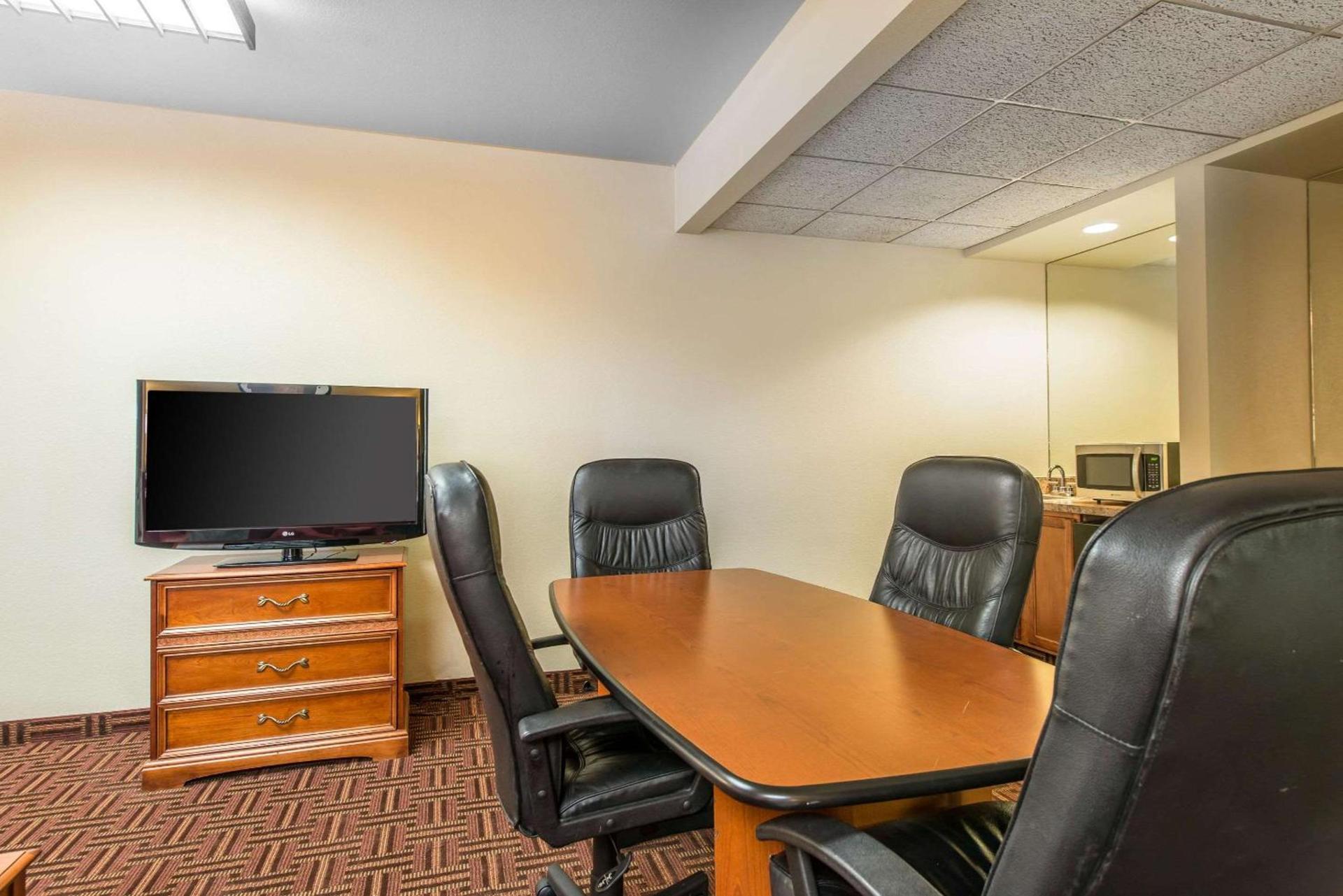 Quality Inn Colorado Springs South photo 26