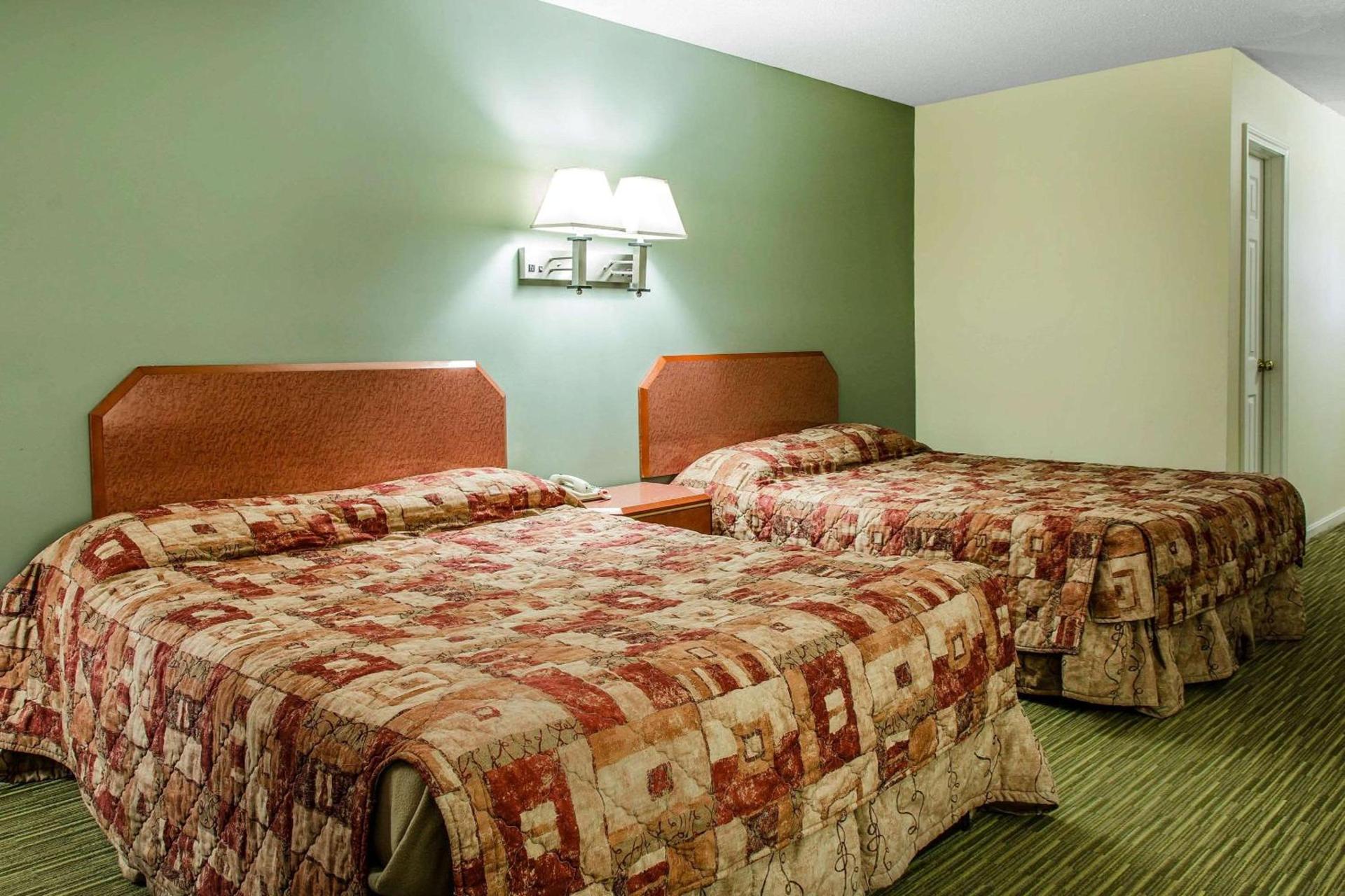 Rodeway Inn Groton - New London photo 23