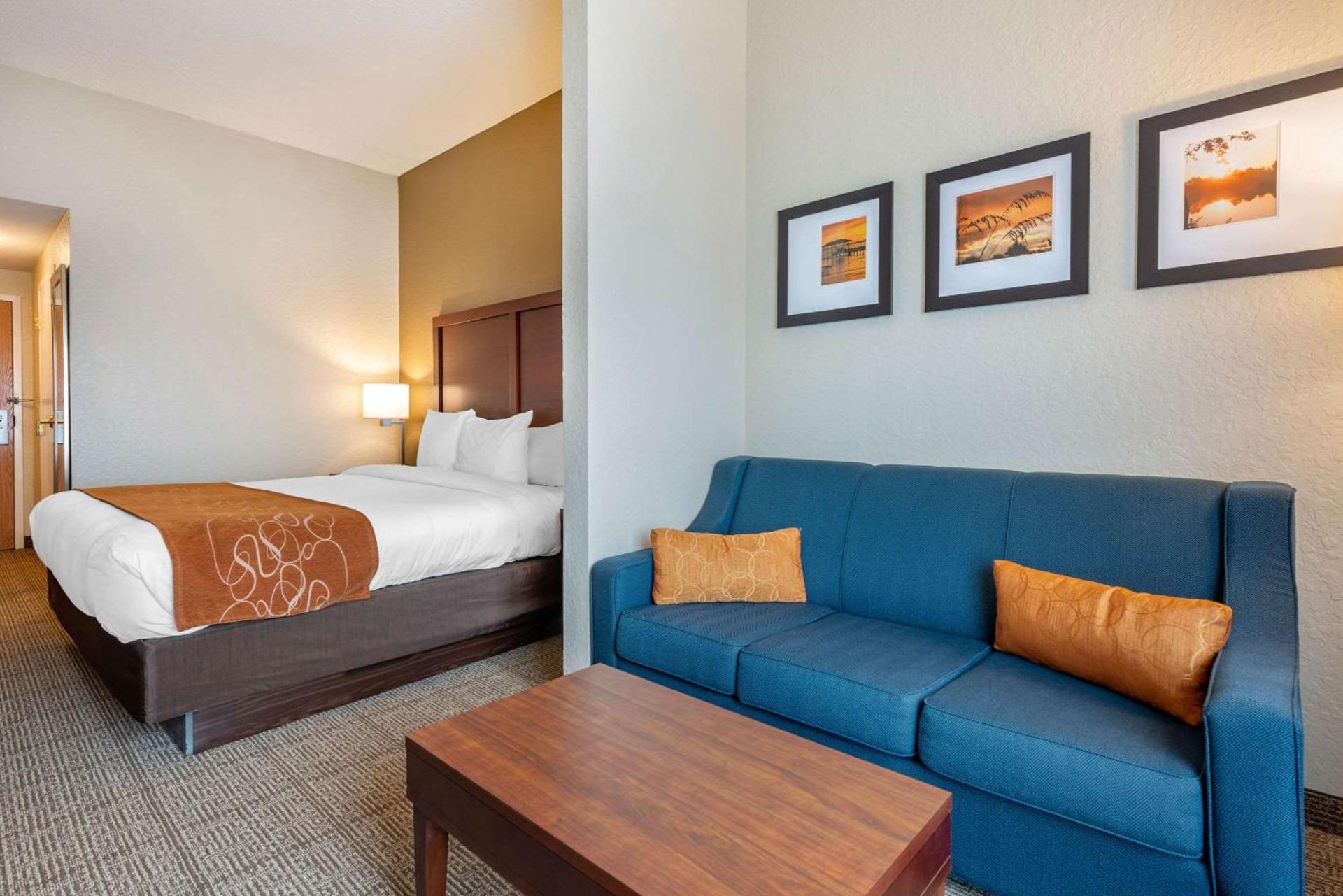 Comfort Suites Downtown photo 38