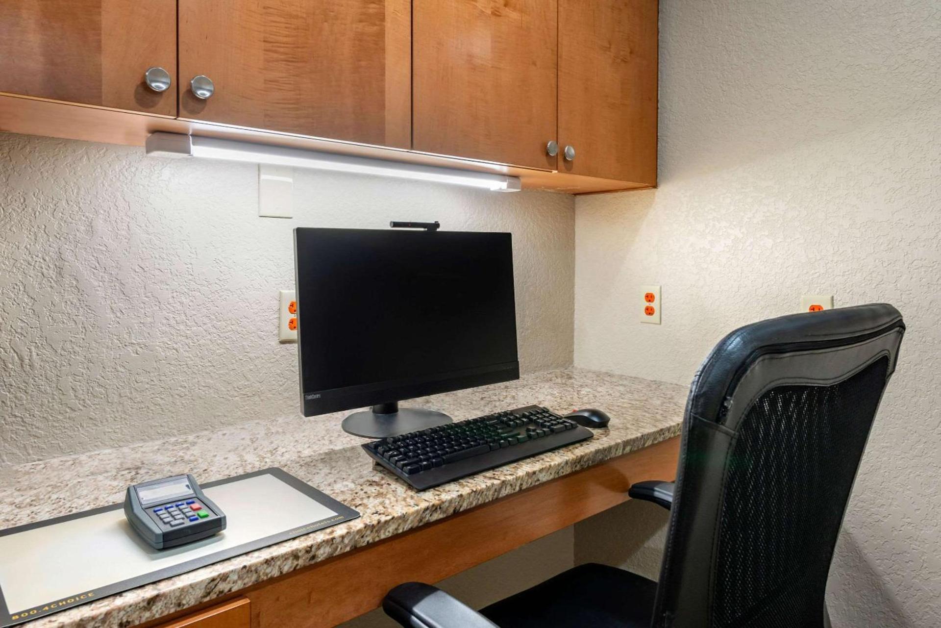 Comfort Suites Downtown photo 51