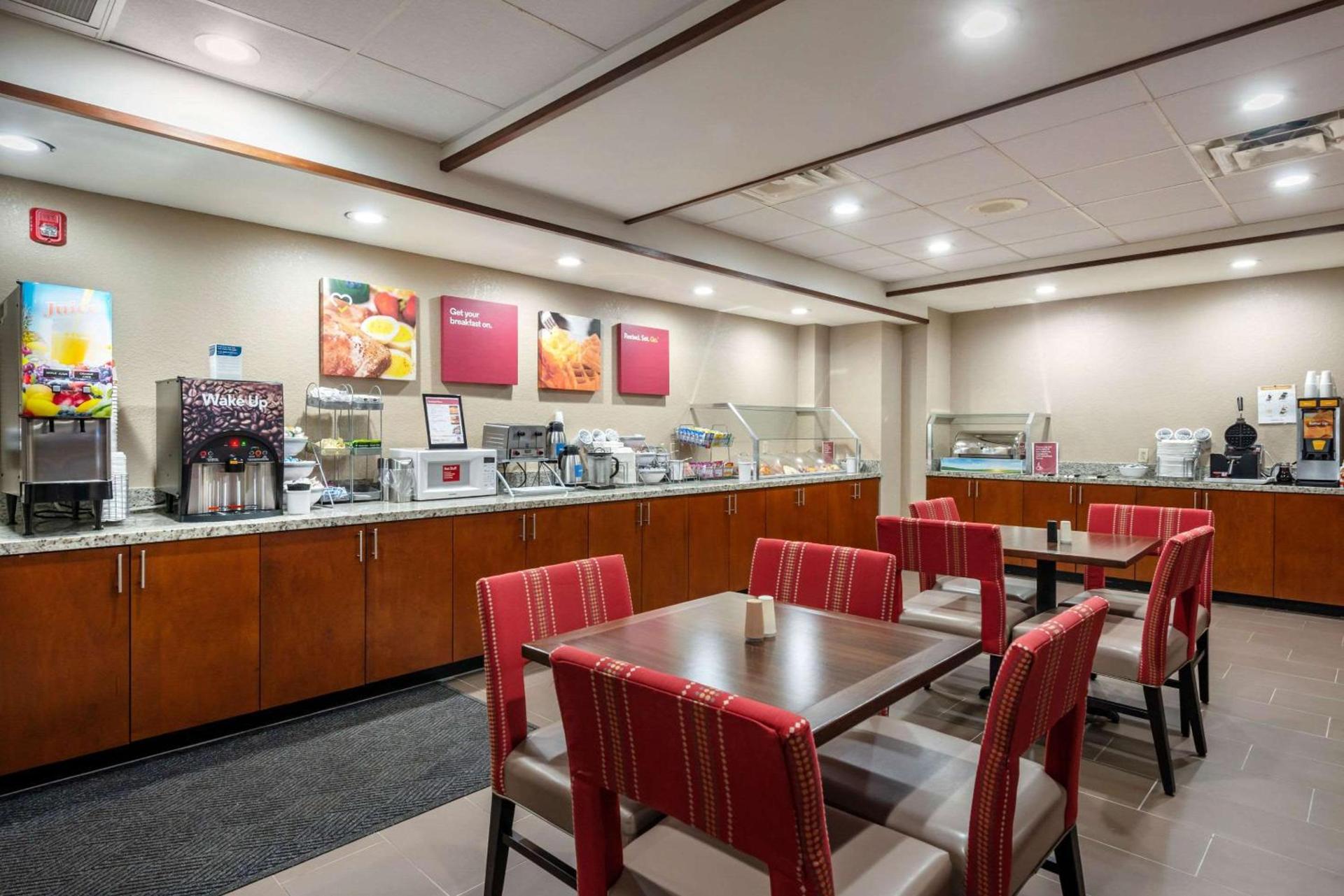 Comfort Suites Downtown photo 57
