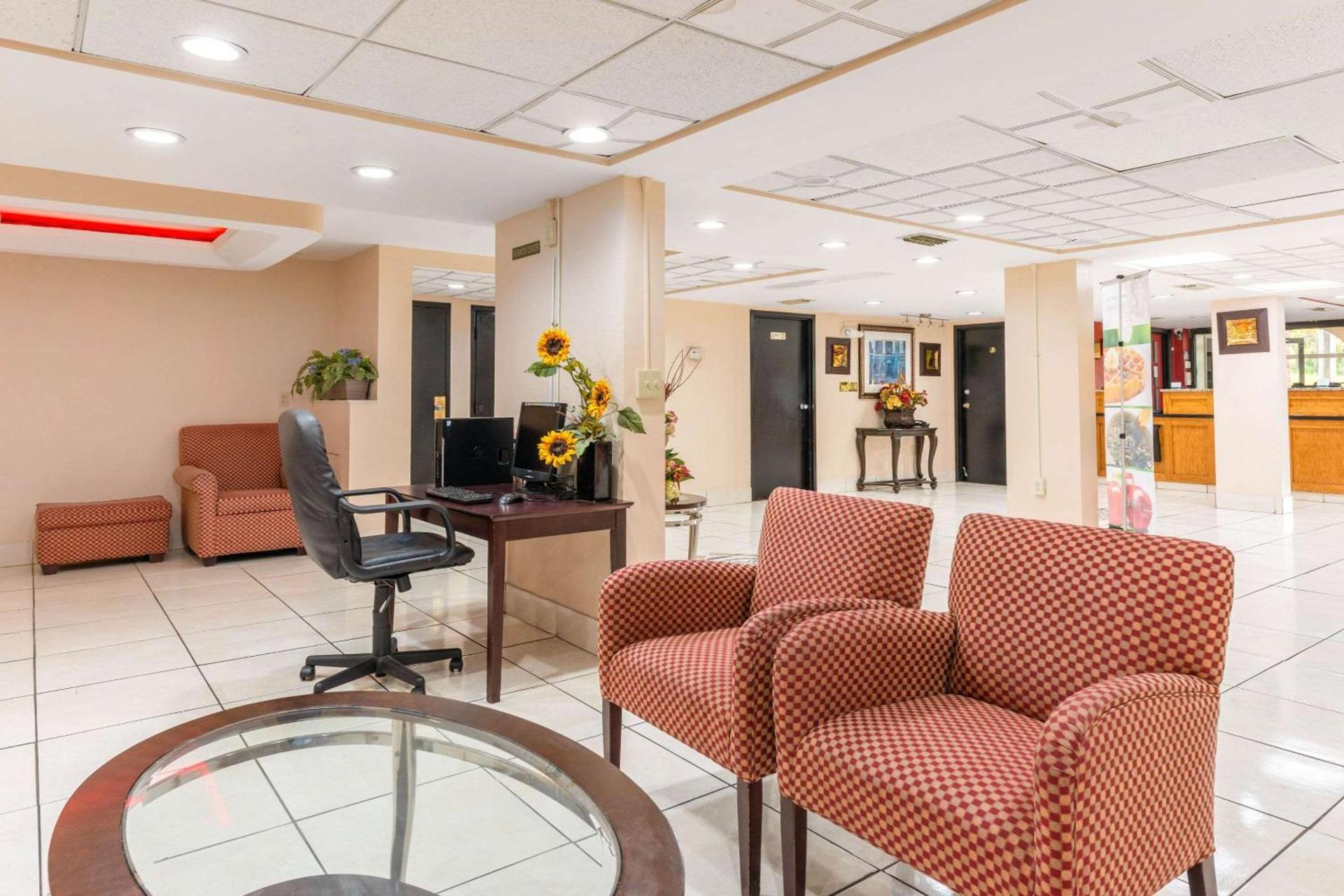 Quality Inn & Suites Orlando Airport photo 4