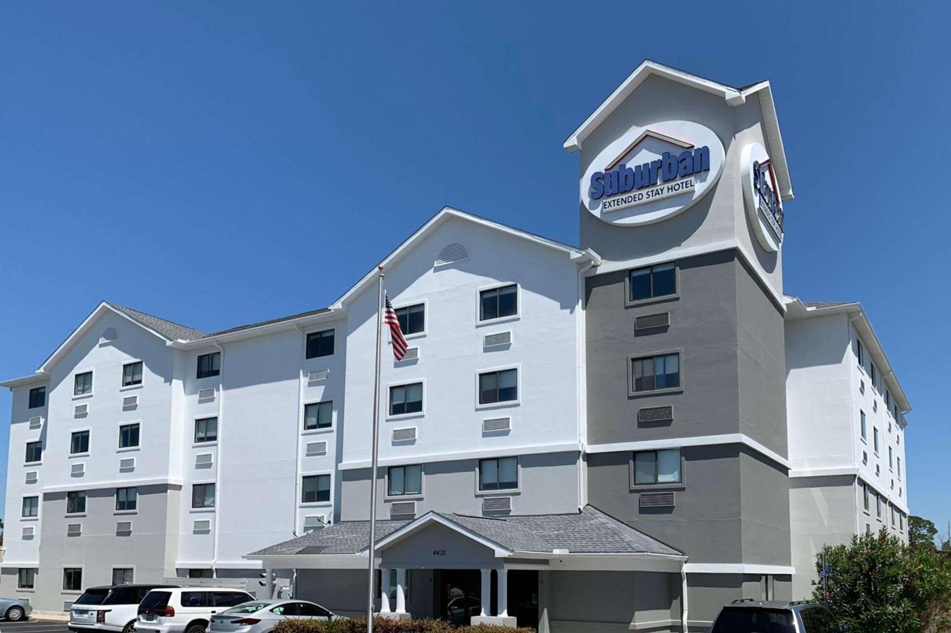 Suburban Studios near Panama City Beach — hotel in Panama City