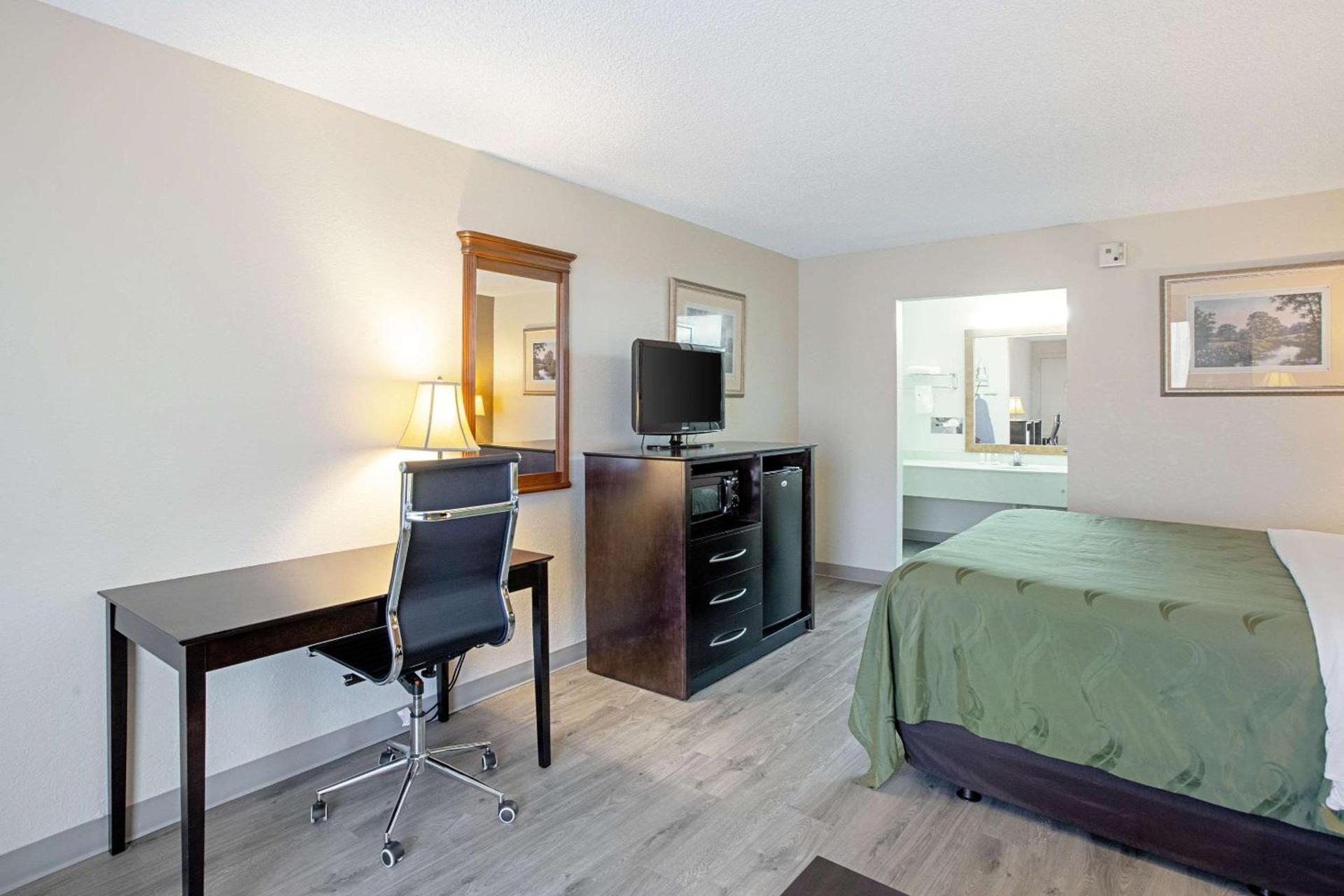 Quality Inn & Suites Live Oak I-10 Exit 283 photo 9