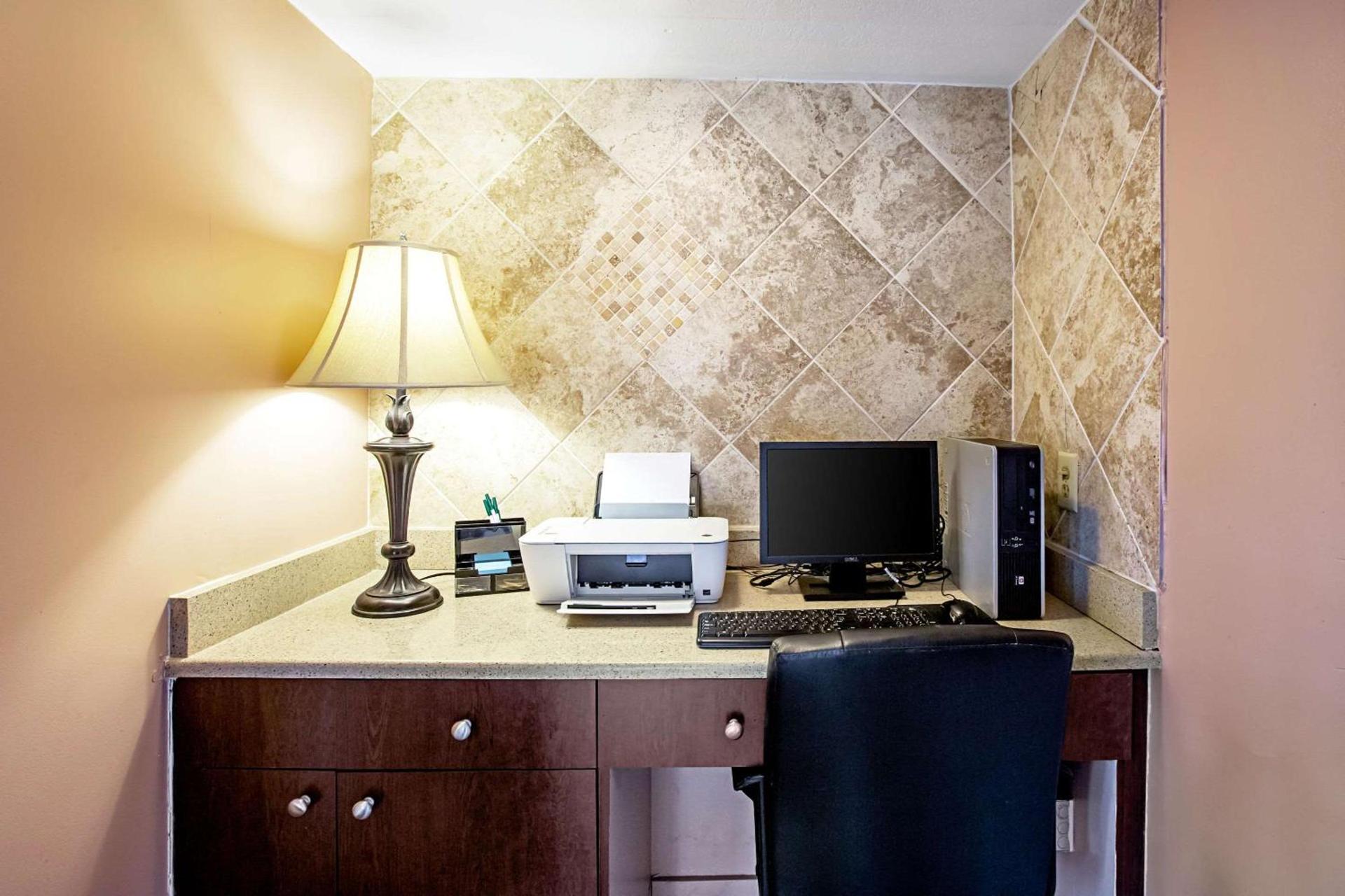 Quality Inn & Suites Live Oak I-10 Exit 283 photo 30