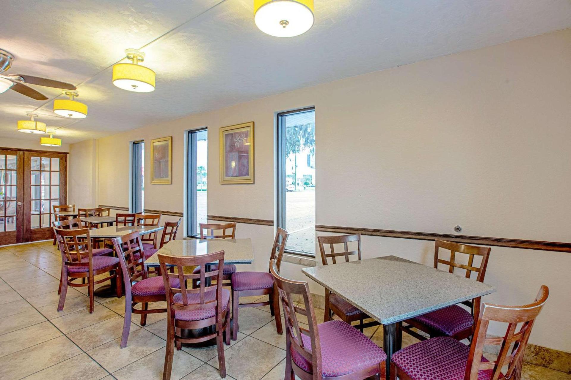 Quality Inn & Suites Live Oak I-10 Exit 283 photo 32