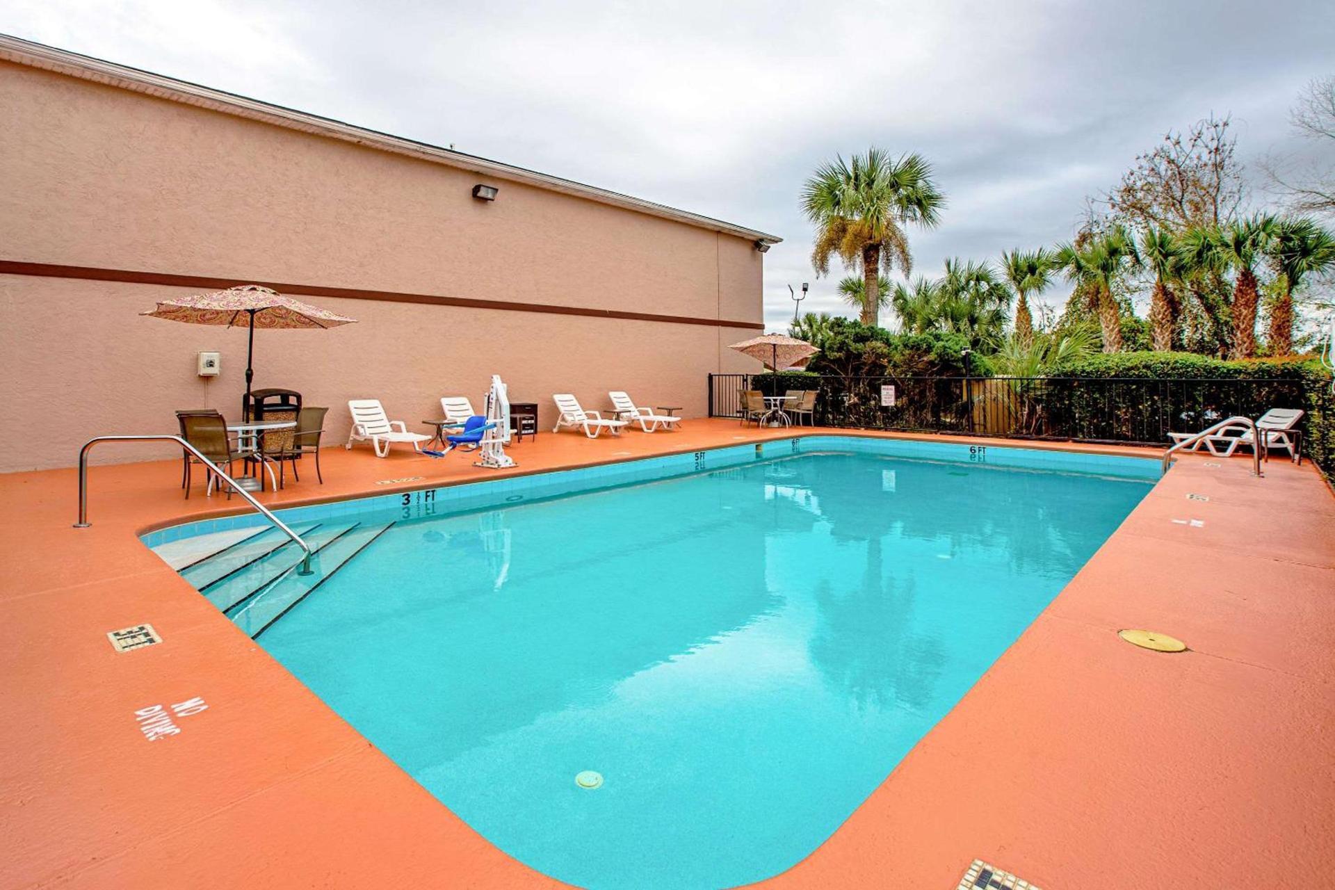Quality Inn & Suites Live Oak I-10 Exit 283 photo 29