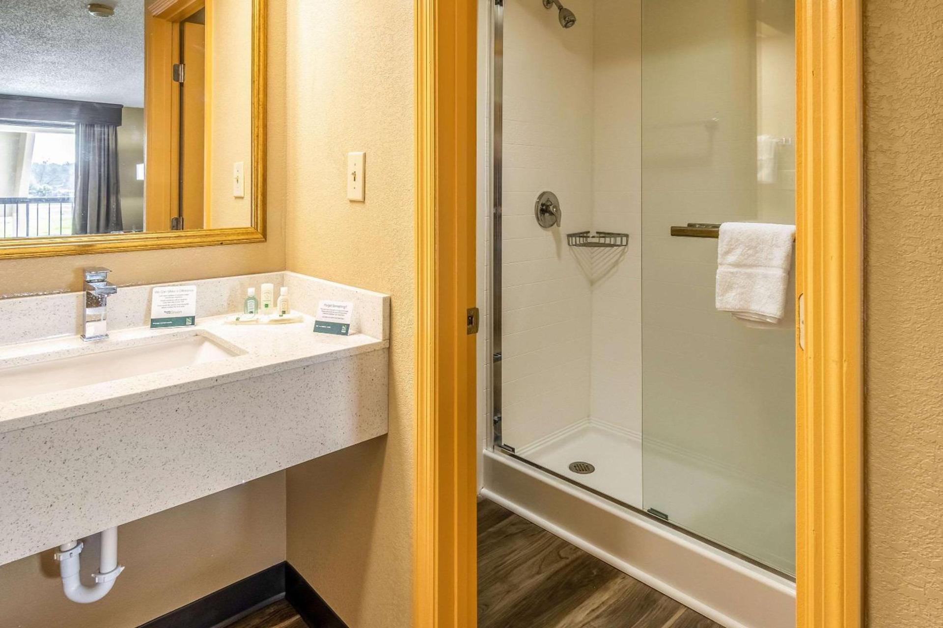 Quality Inn Perry - National Fairgrounds Area photo 28