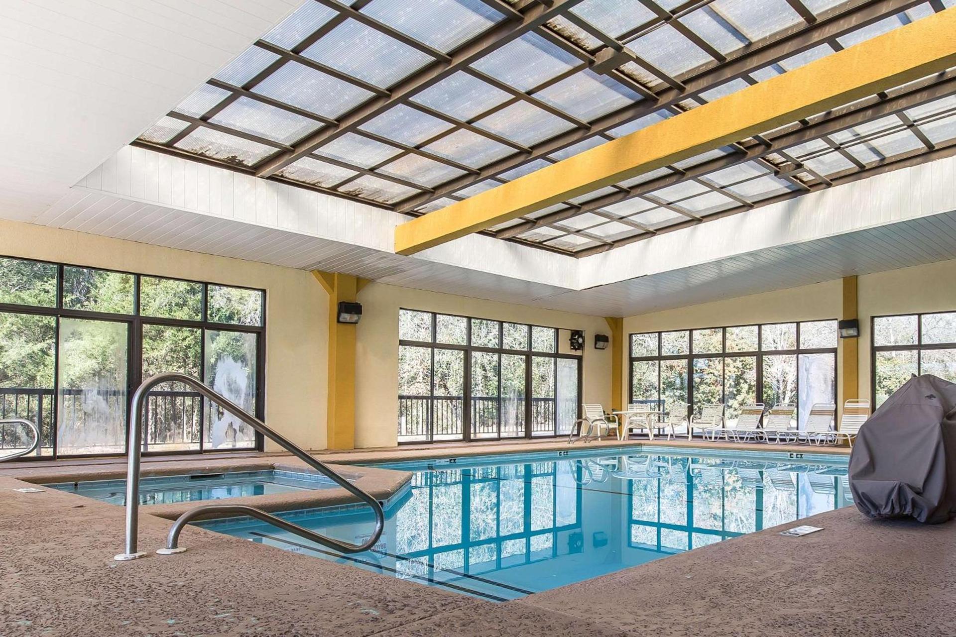 Quality Inn Perry - National Fairgrounds Area photo 12