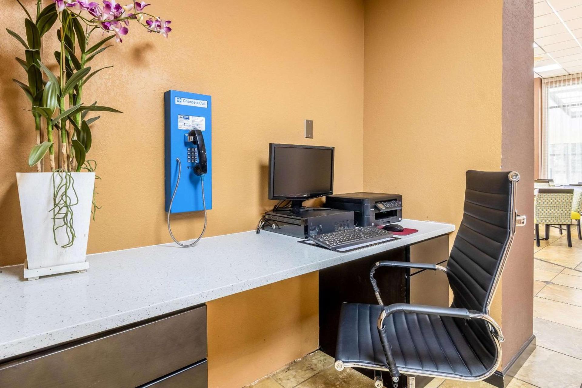 Quality Inn Perry - National Fairgrounds Area photo 16