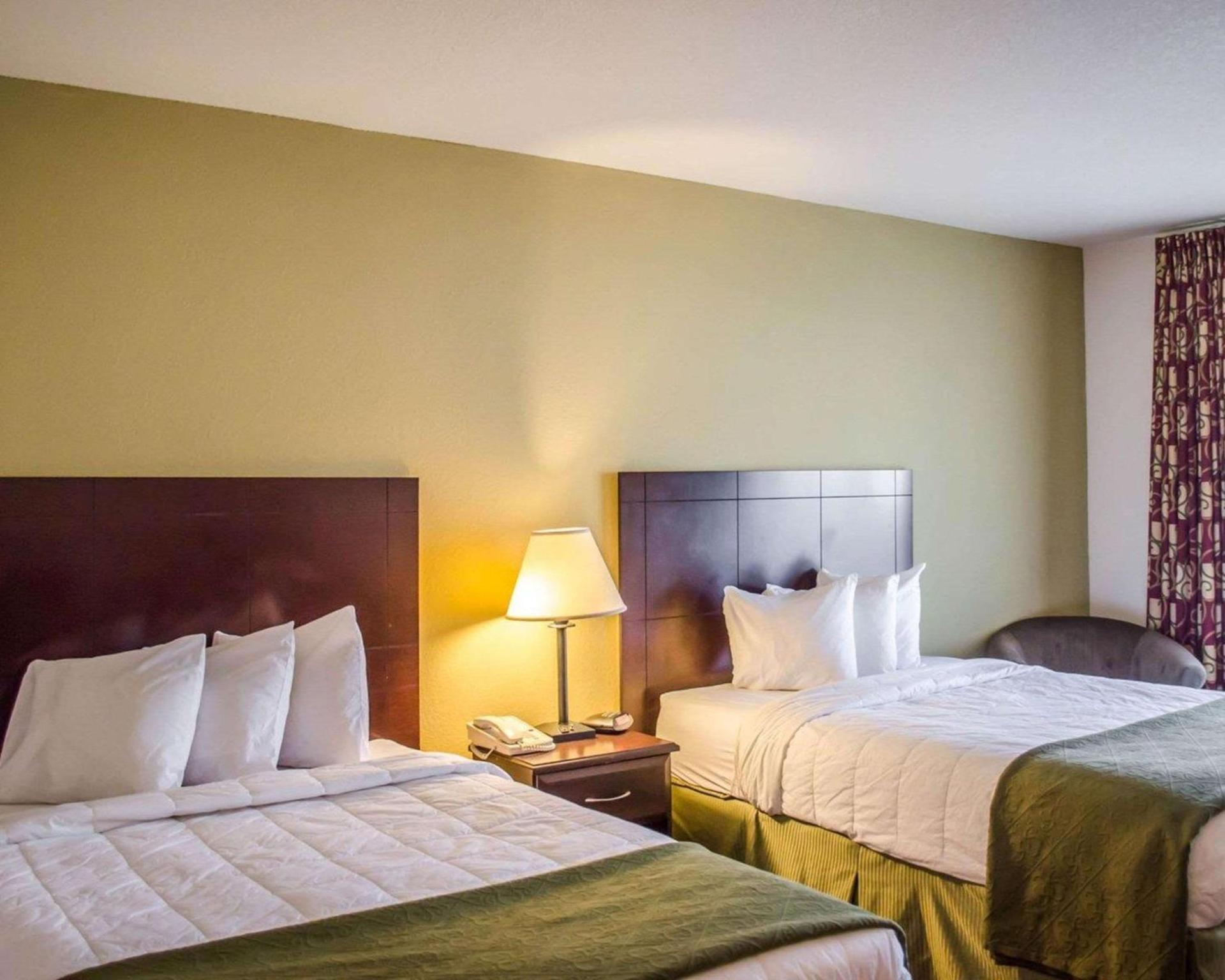 Quality Inn & Suites Pensacola Bayview photo 13
