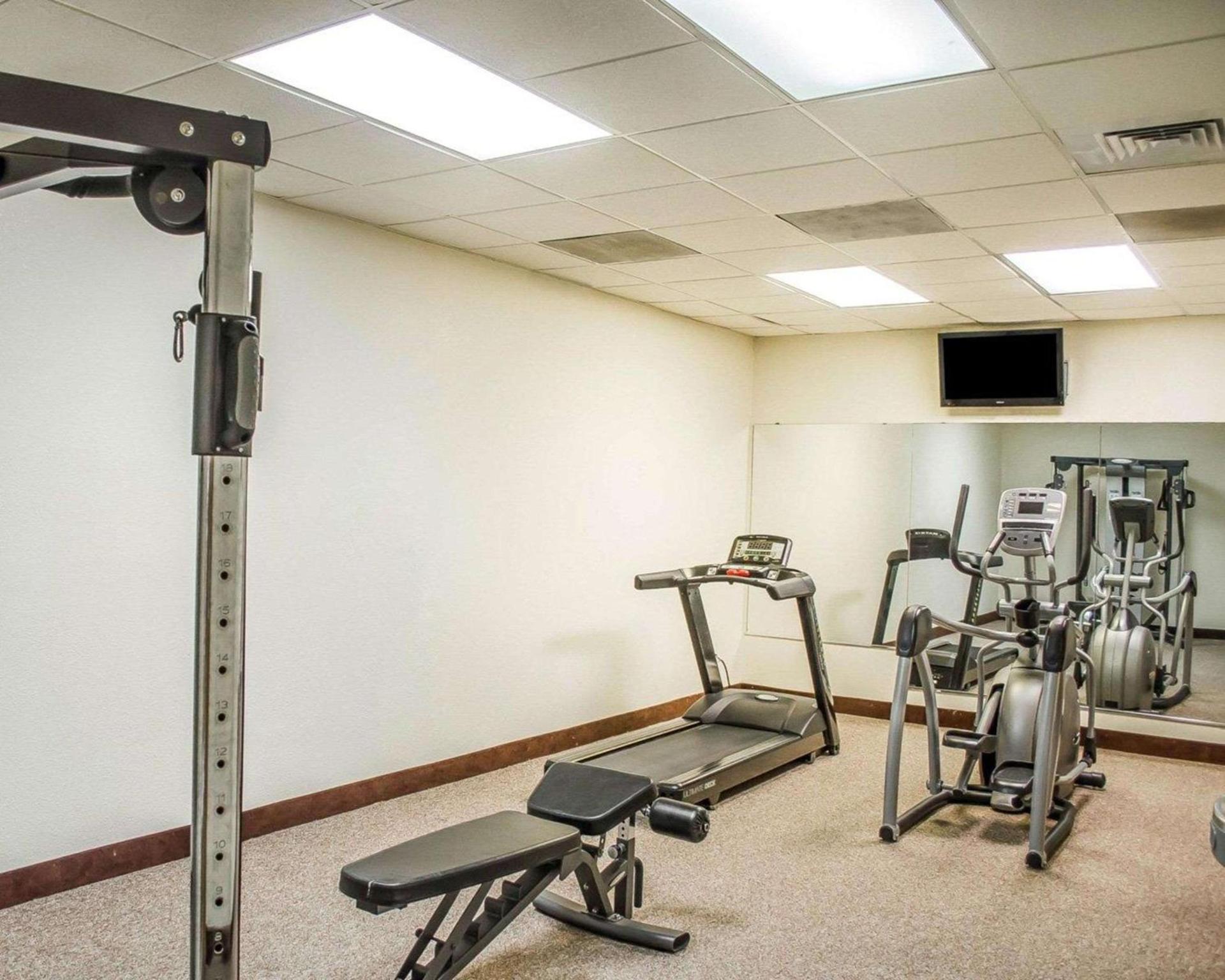 Quality Inn & Suites Pensacola Bayview photo 26
