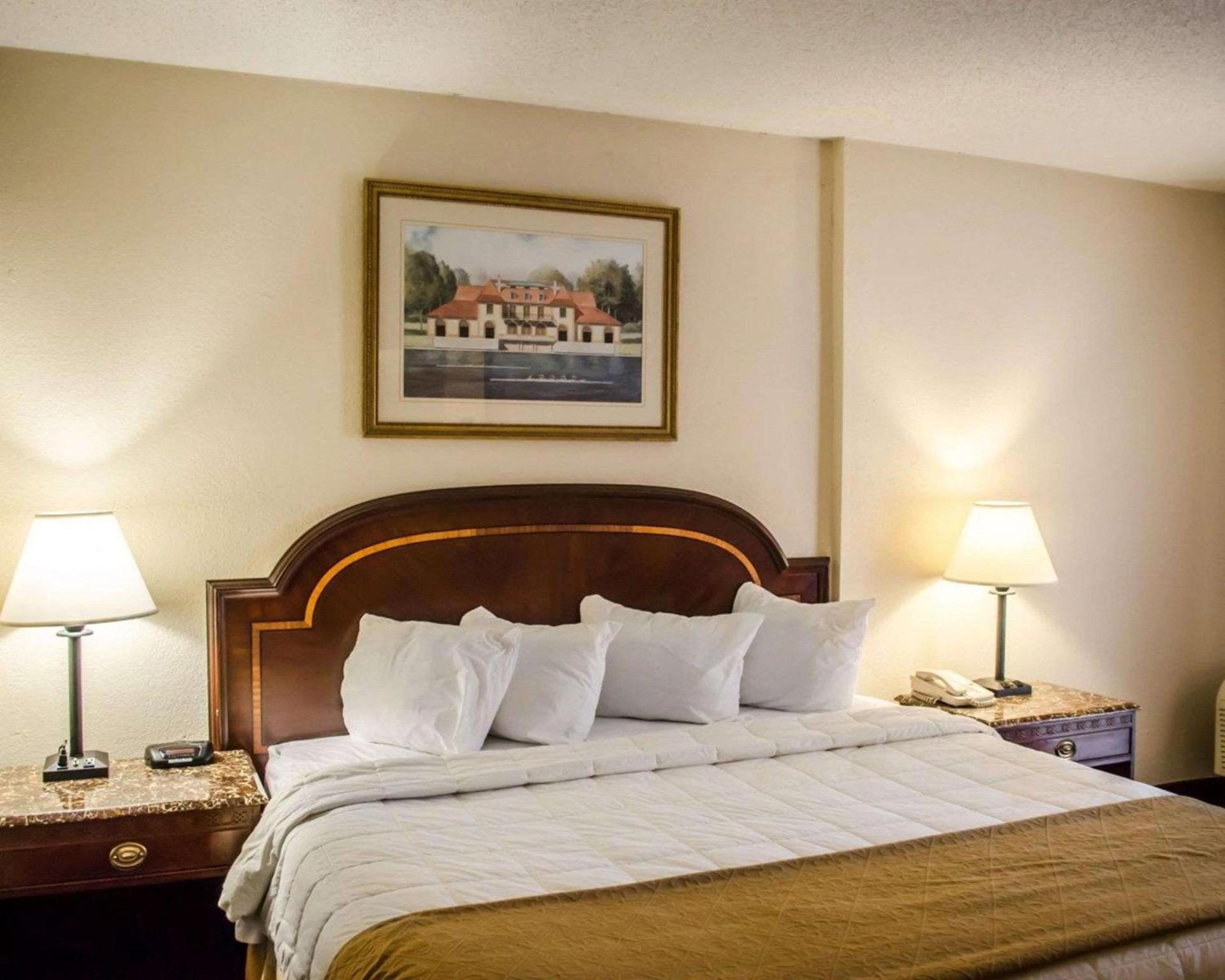 Quality Inn & Suites Pensacola Bayview photo 18