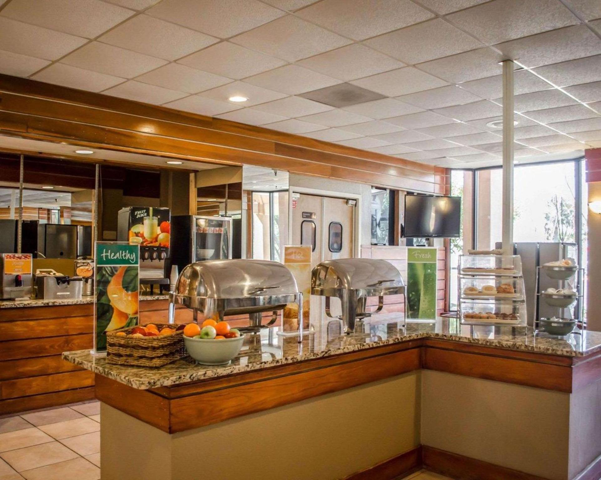 Quality Inn & Suites Pensacola Bayview photo 31