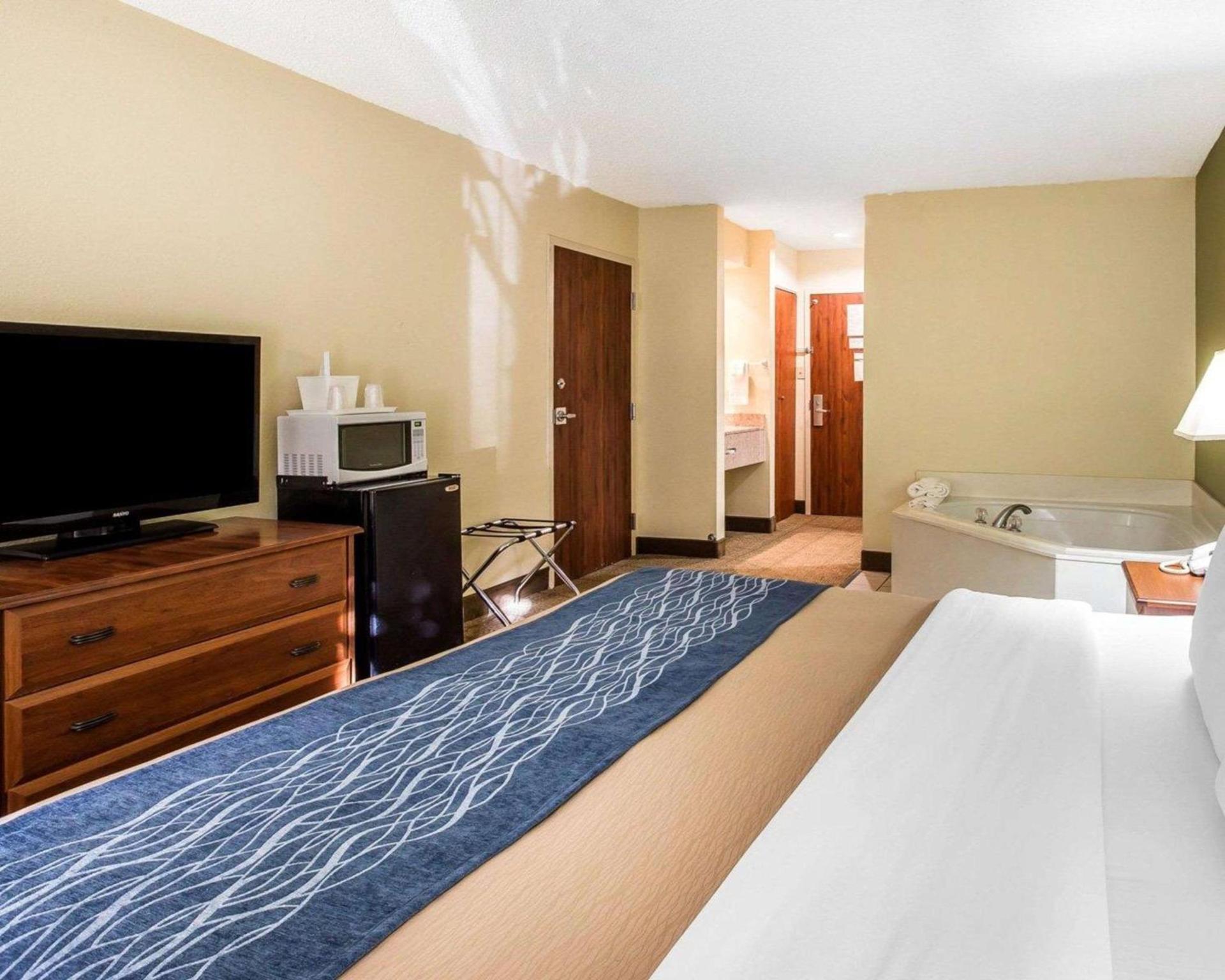 Quality Inn Darien-North Brunswick photo 9