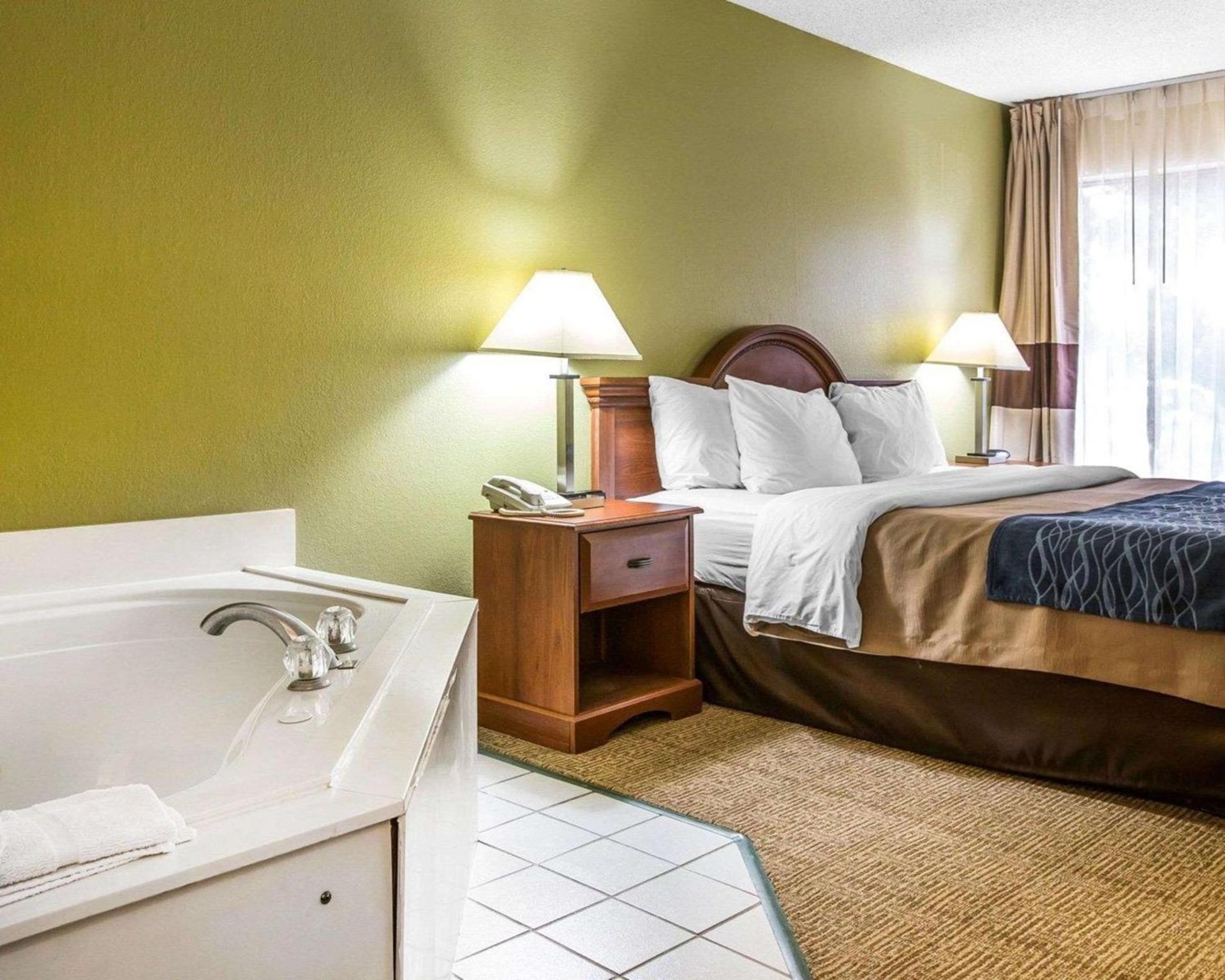 Quality Inn Darien-North Brunswick photo 3