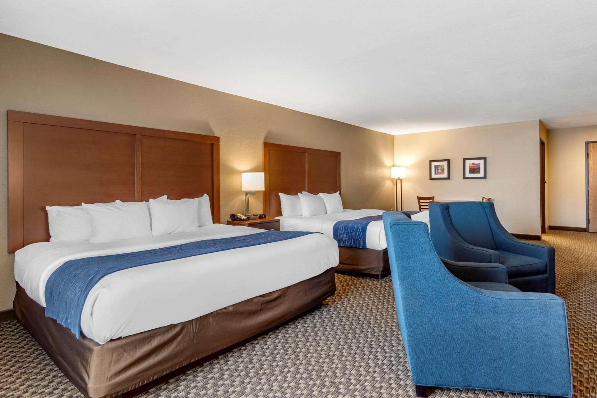 Comfort Inn & Suites Blue Ridge photo 9