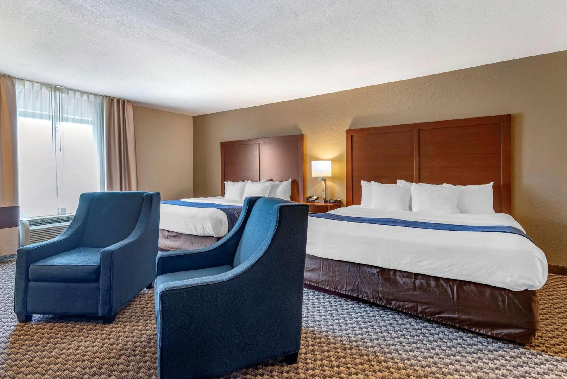 Comfort Inn & Suites Blue Ridge photo 10