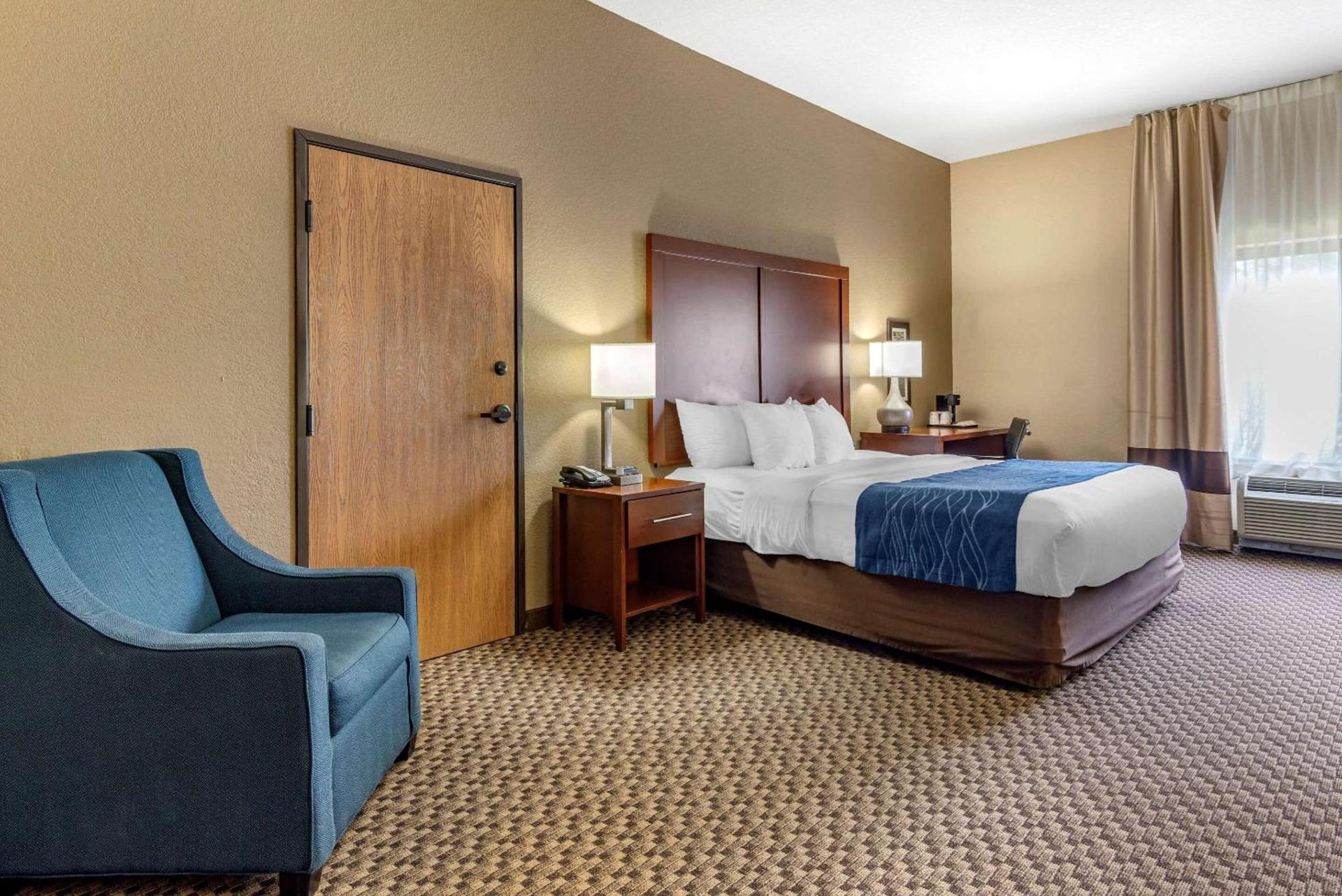Comfort Inn & Suites Blue Ridge photo 20