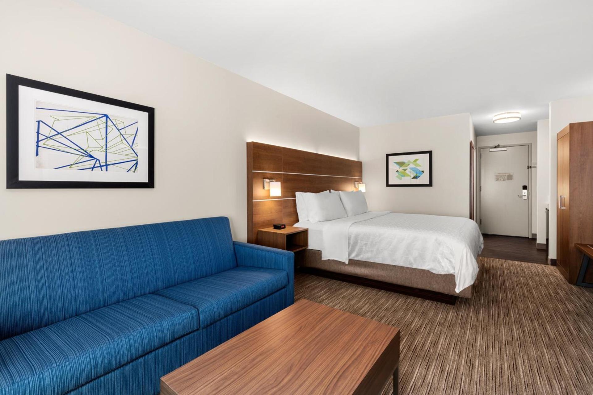 Holiday Inn Express and Suites Sumner by IHG photo 31