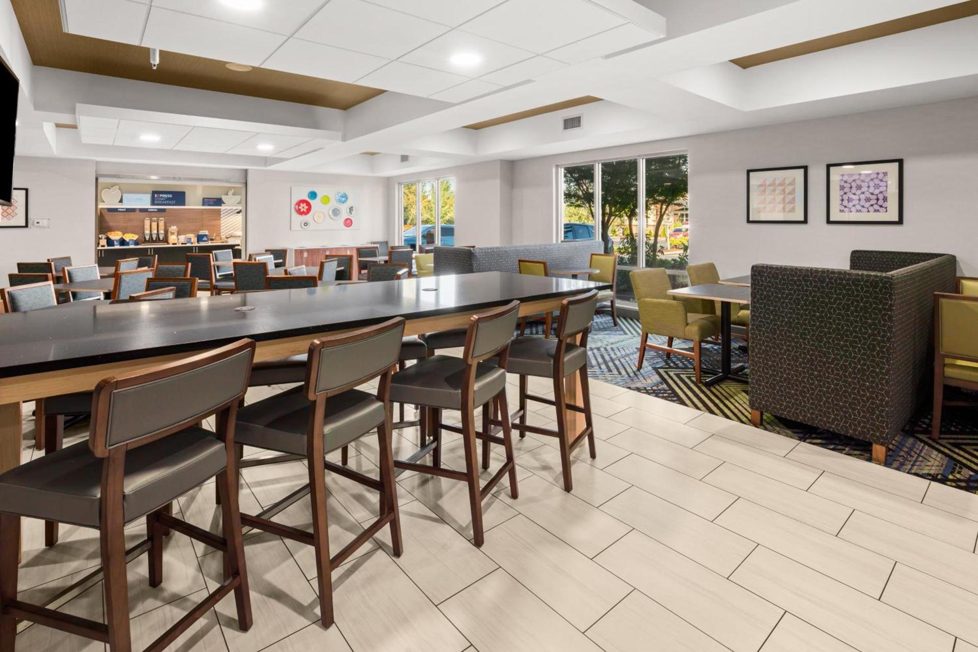 Holiday Inn Express and Suites Sumner by IHG photo 14