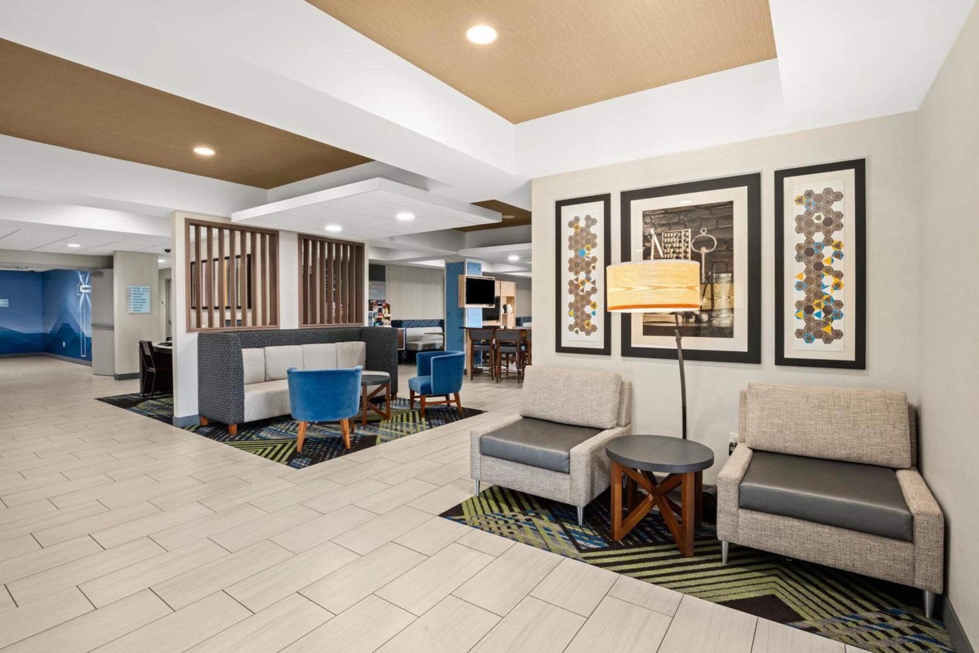 Holiday Inn Express and Suites Sumner by IHG photo 8