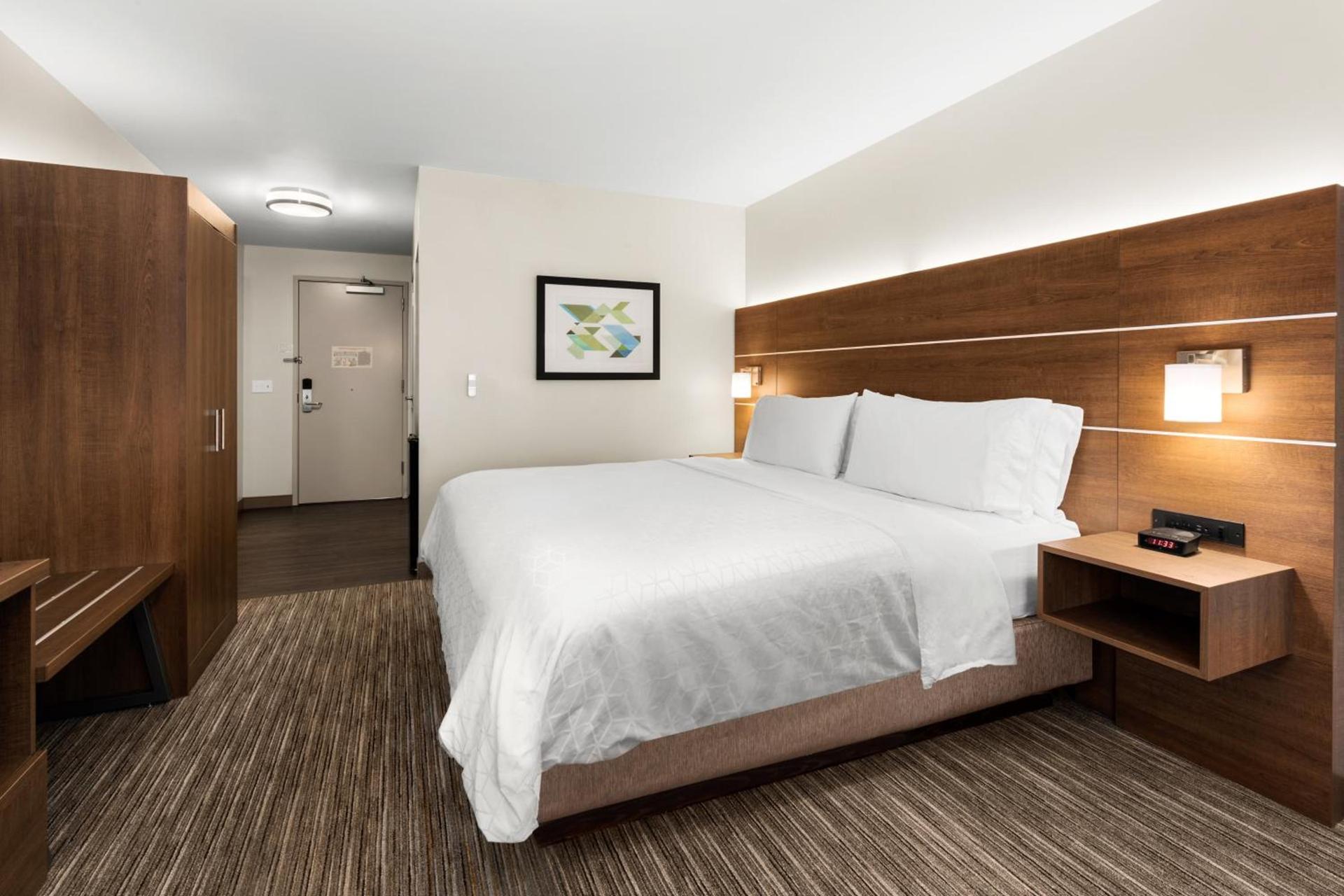 Holiday Inn Express and Suites Sumner by IHG photo 30