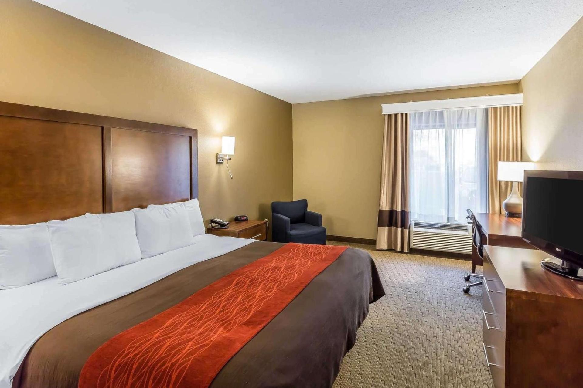 Comfort Inn & Suites Dalton West photo 2
