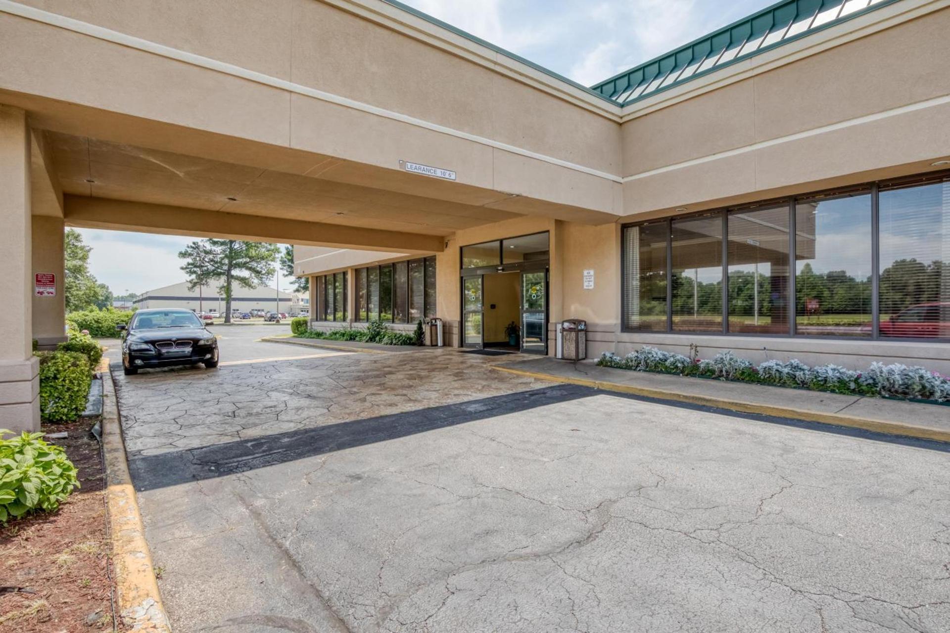Gardentree Hotels Memphis East near I 40 photo 2