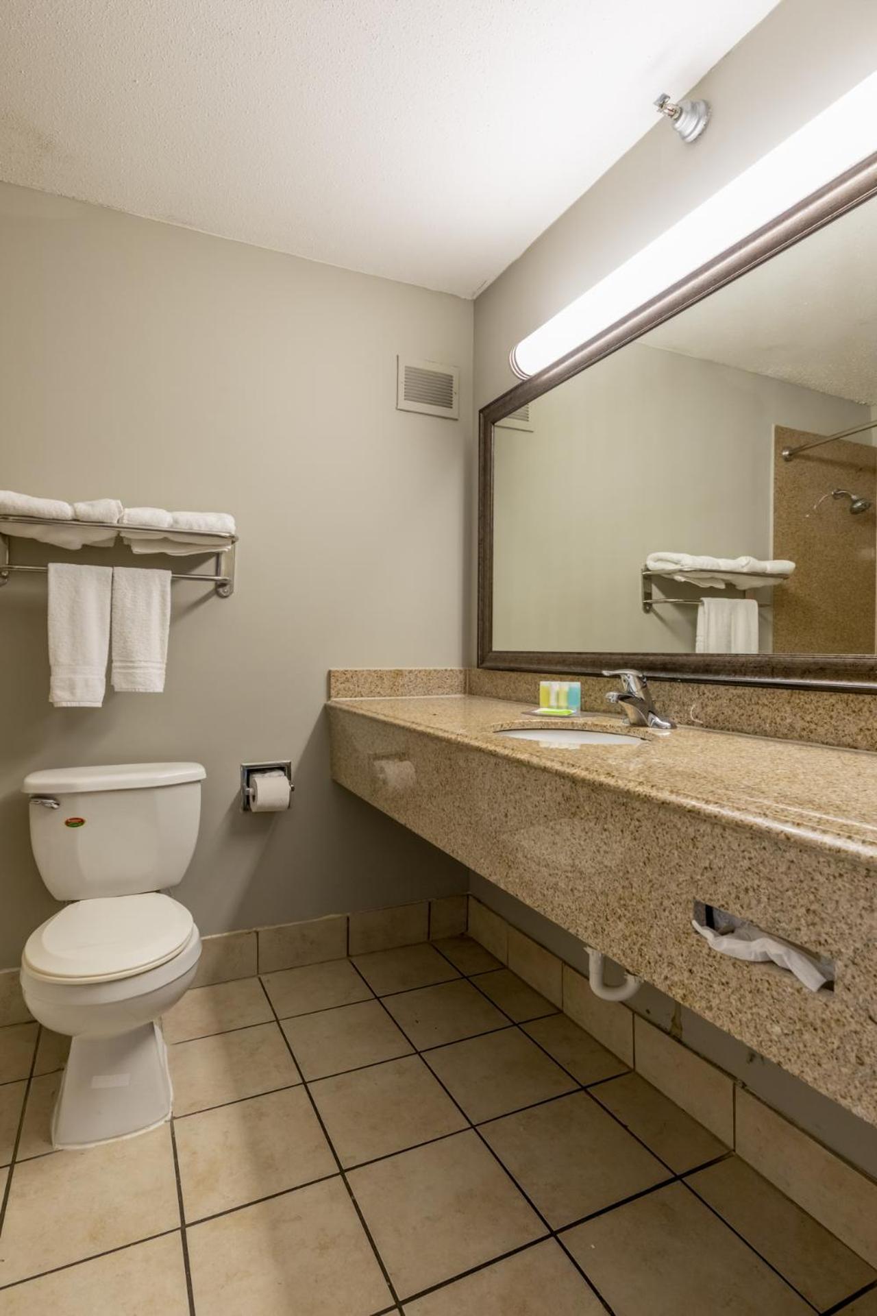 Gardentree Hotels Memphis East near I 40 photo 27