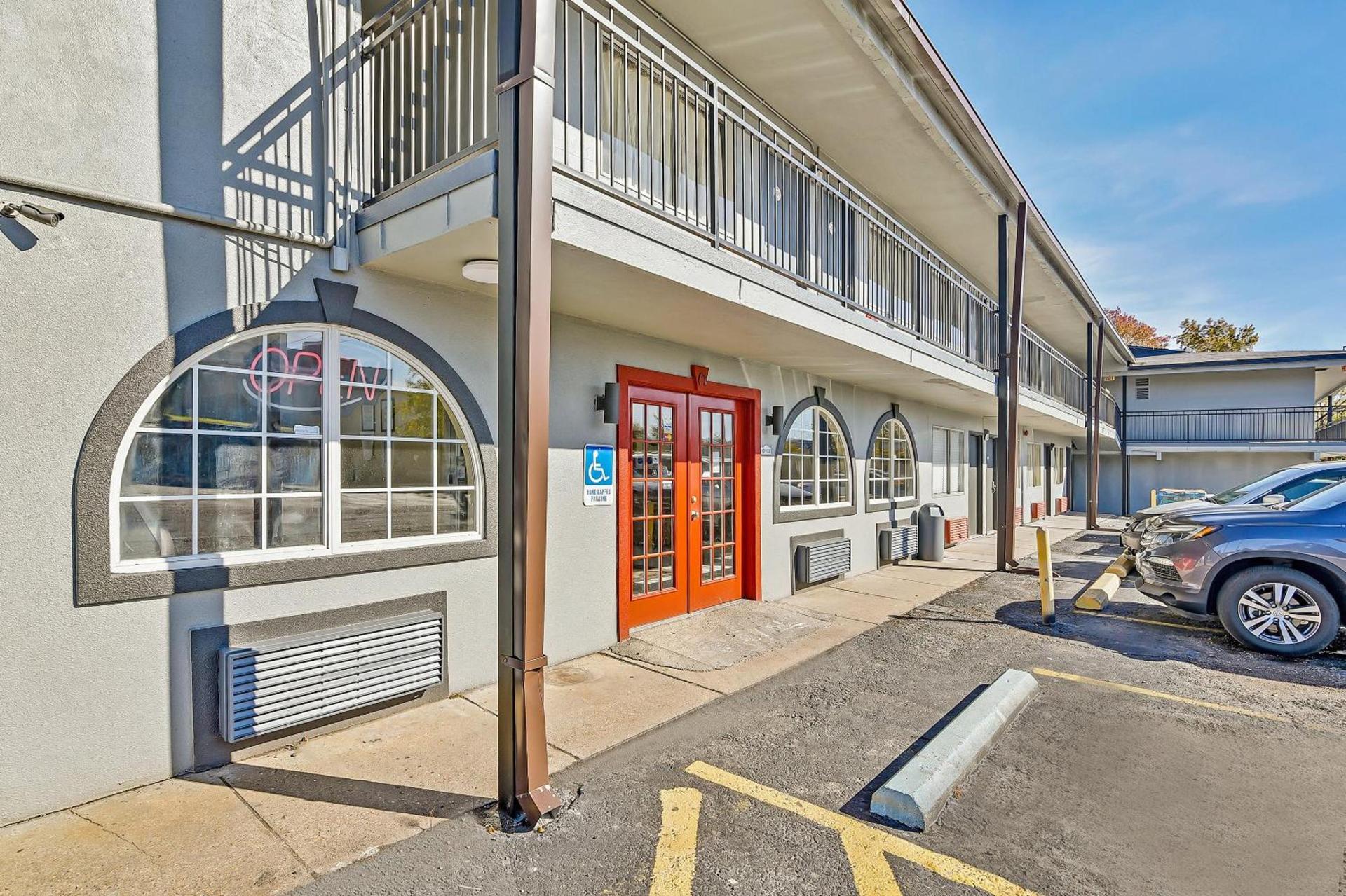 OYO Hotel Shreveport Airport North photo 3
