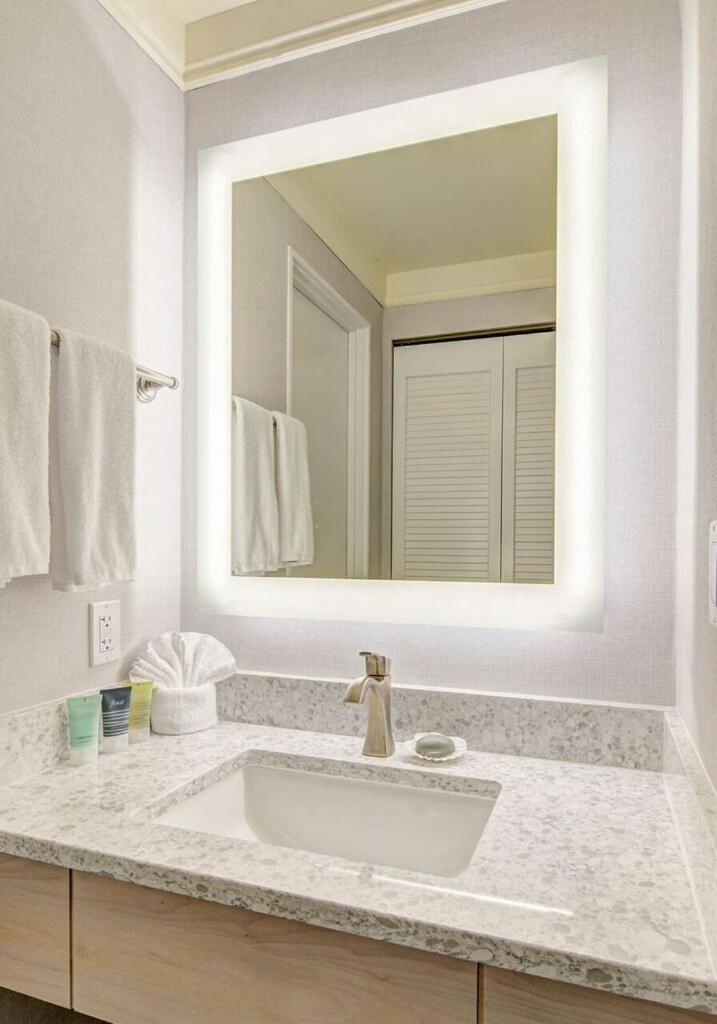 Hallmark Resort - Newport photo 70