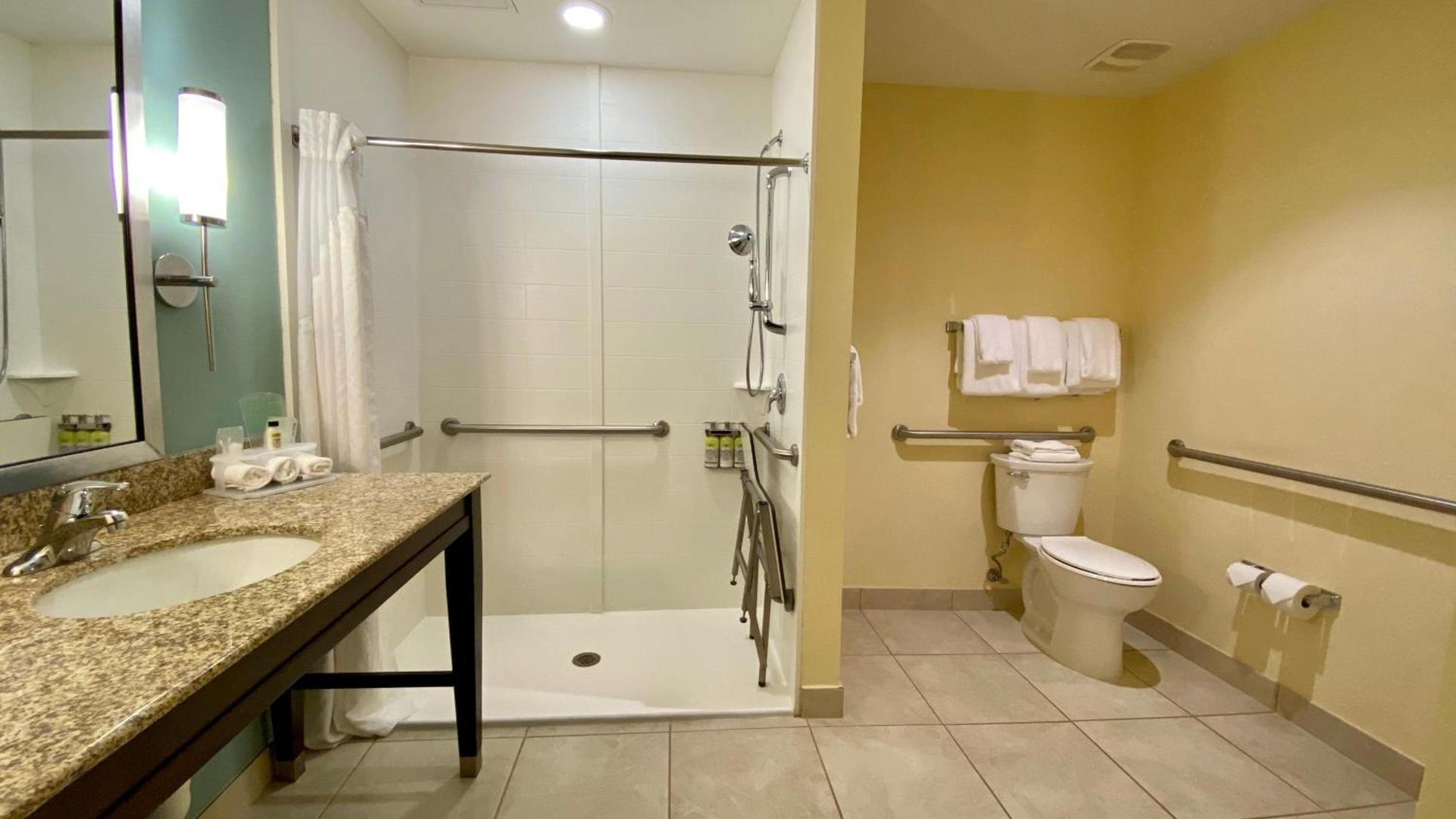 Holiday Inn Express Hotel & Suites Orlando East-UCF Area by IHG photo 40