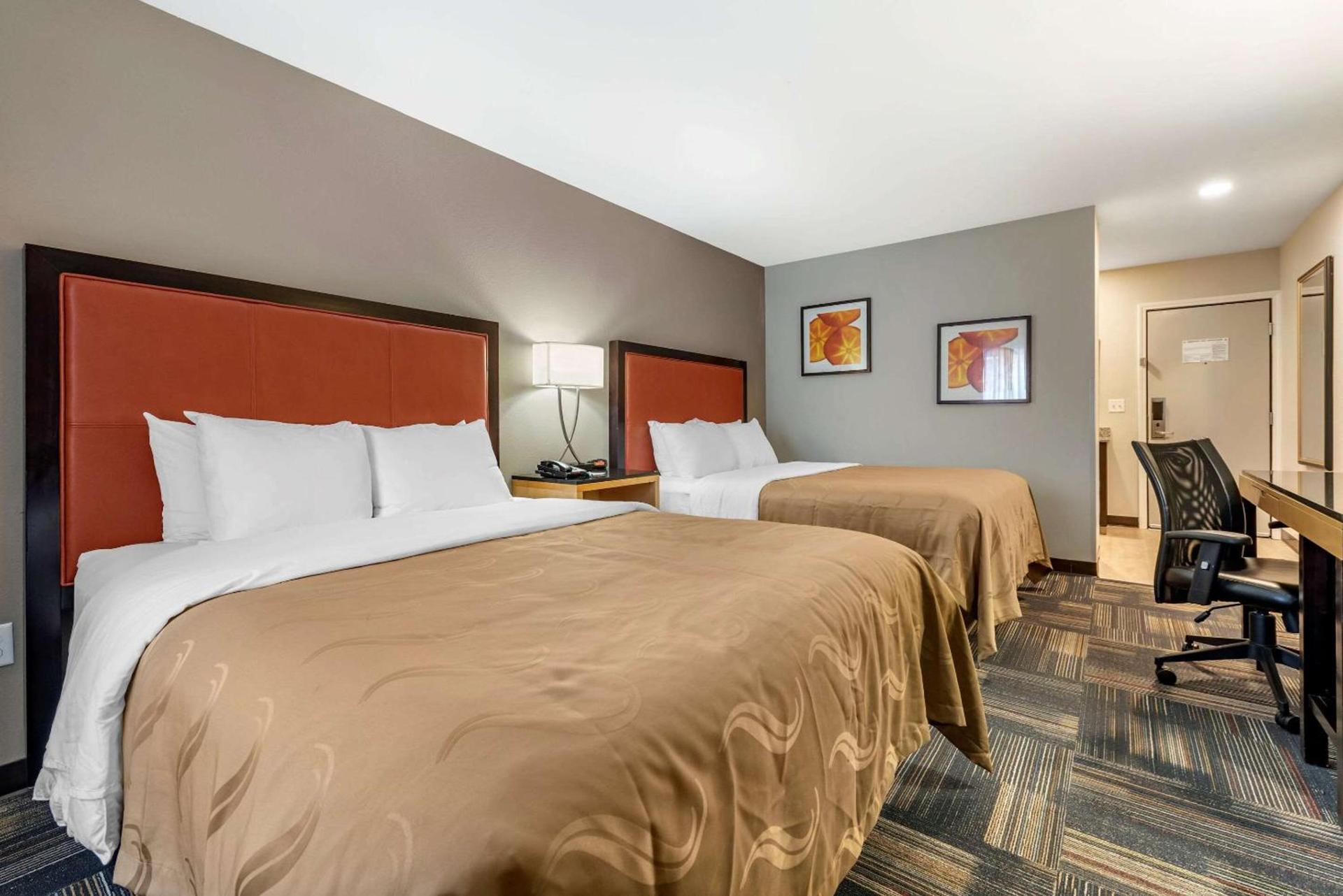 Quality Inn & Suites Evansville Downtown photo 16