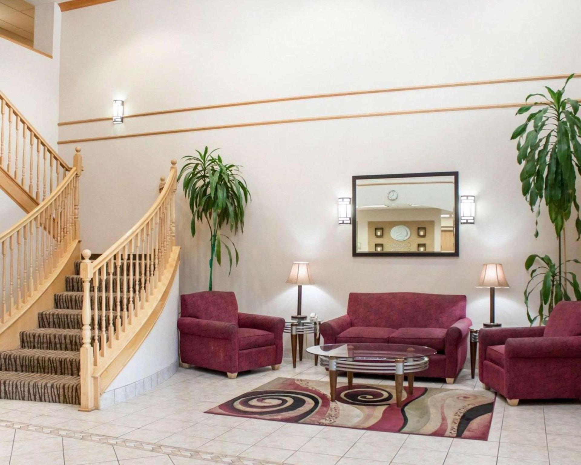 Comfort Suites Airport photo 8