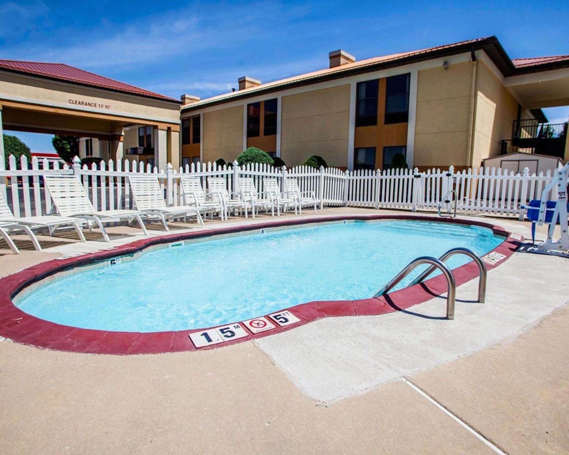 Quality Inn Arcola photo 16