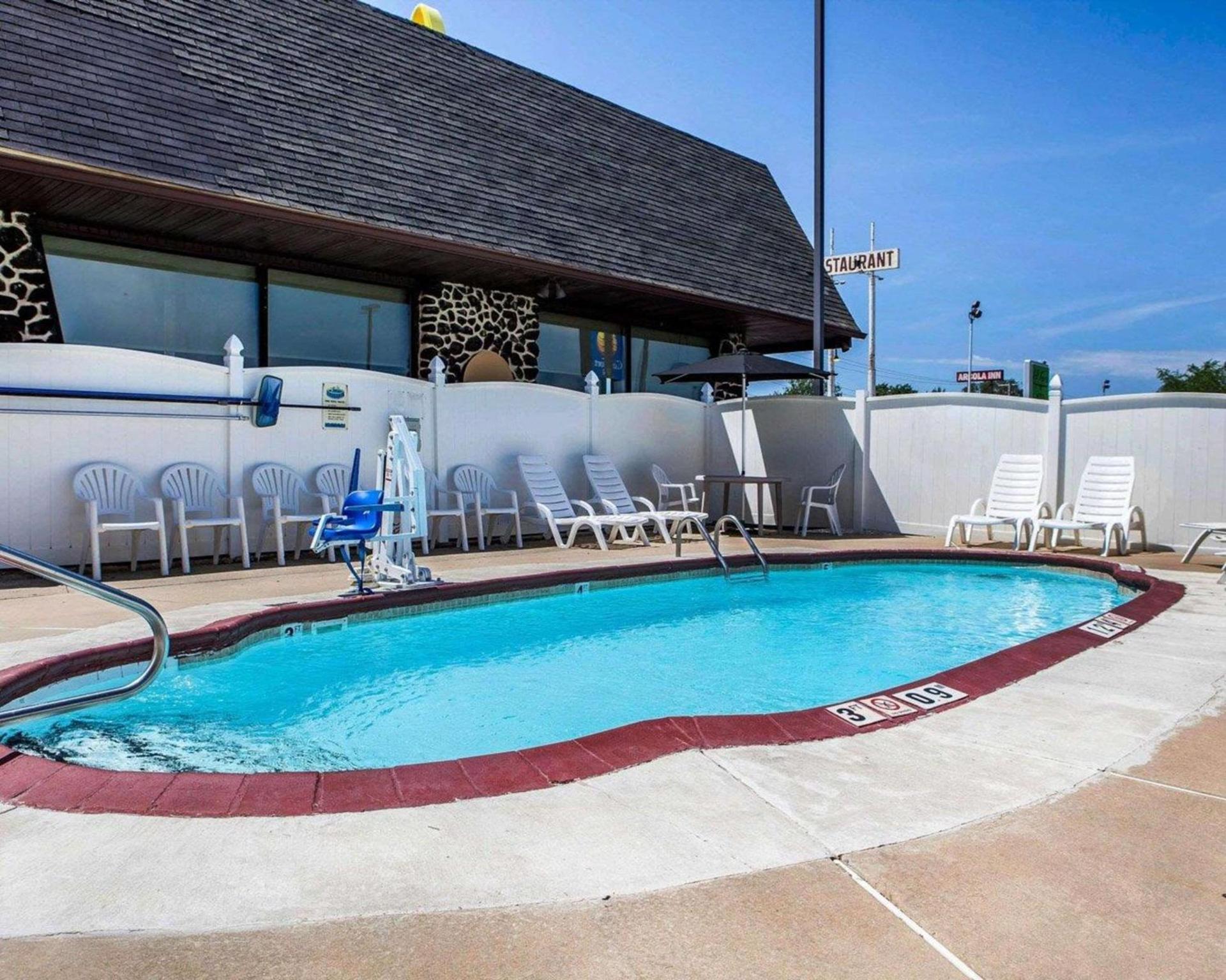 Quality Inn Arcola photo 17